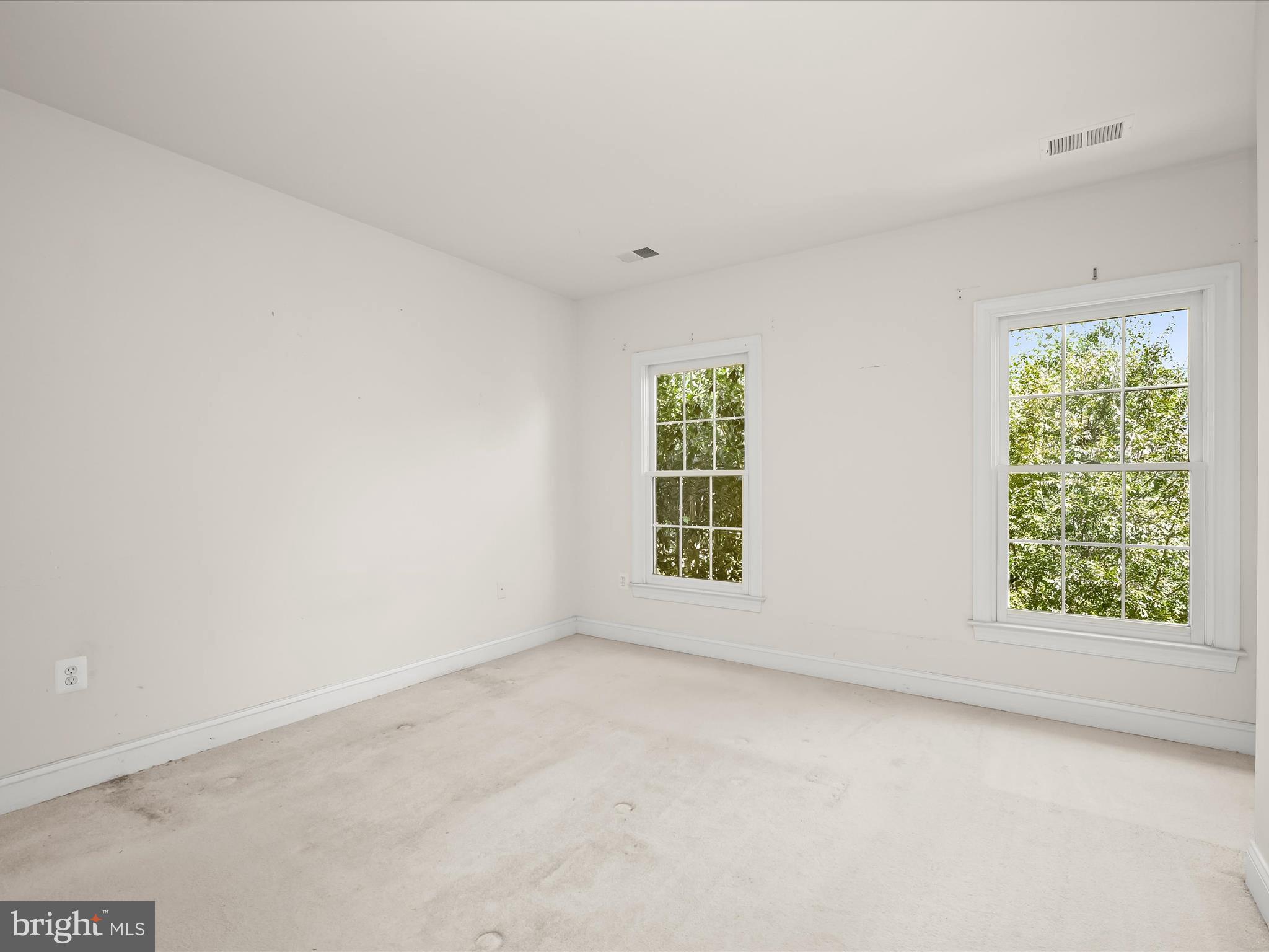 KINGS CROSSING - Residential