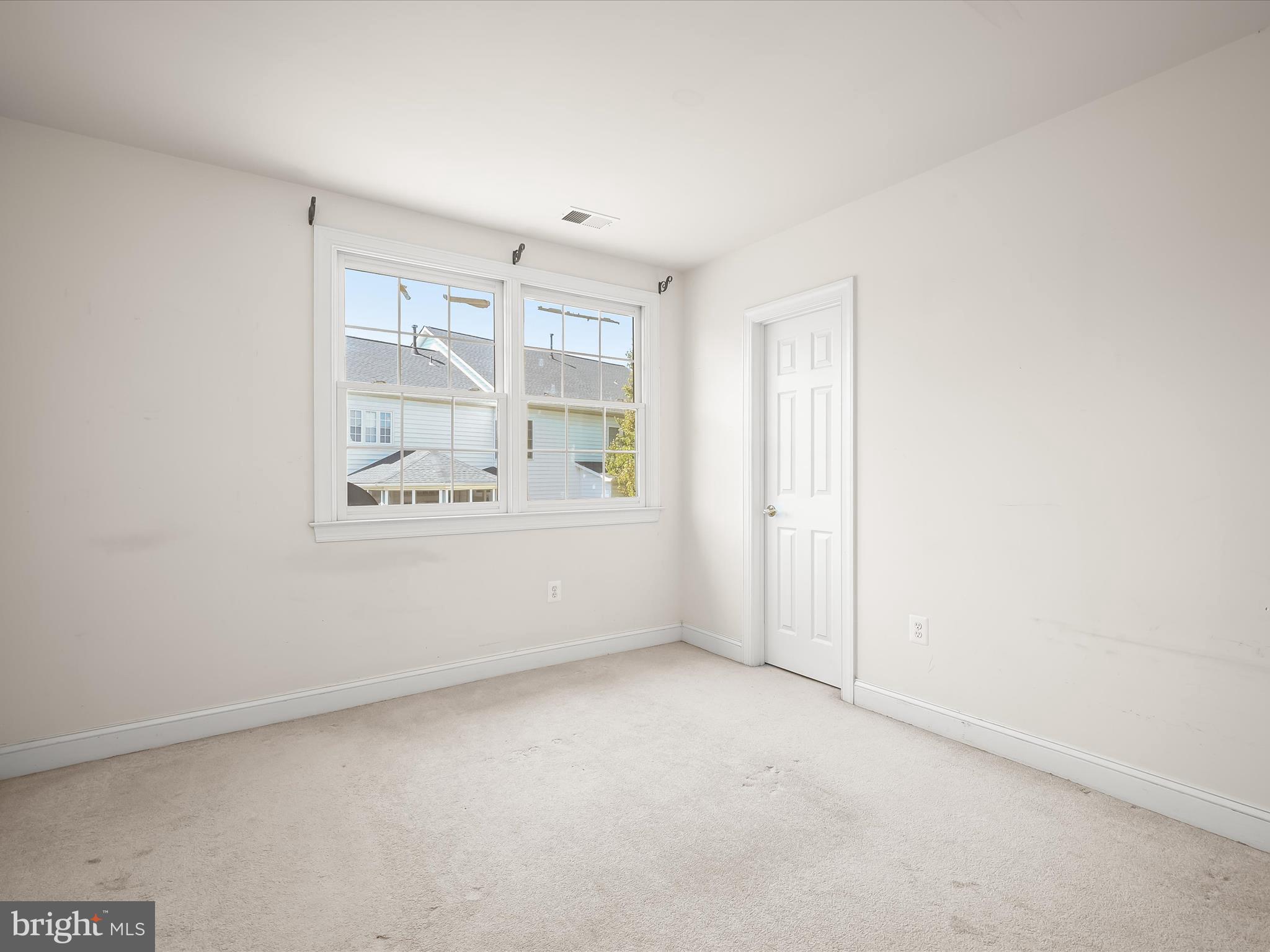 KINGS CROSSING - Residential