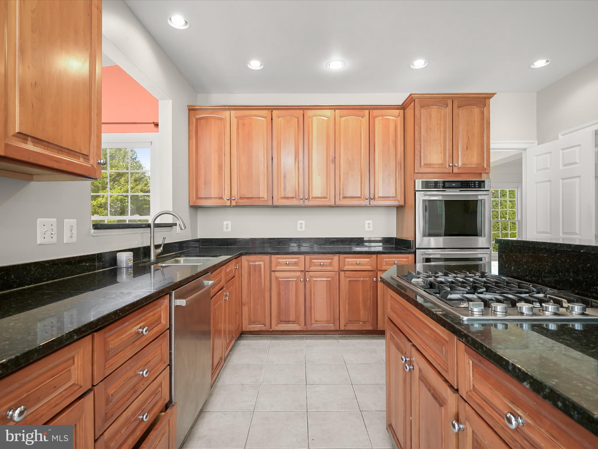 KINGS CROSSING - Residential