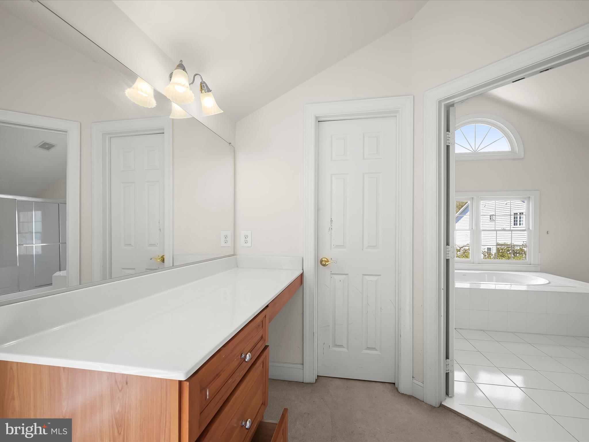 KINGS CROSSING - Residential