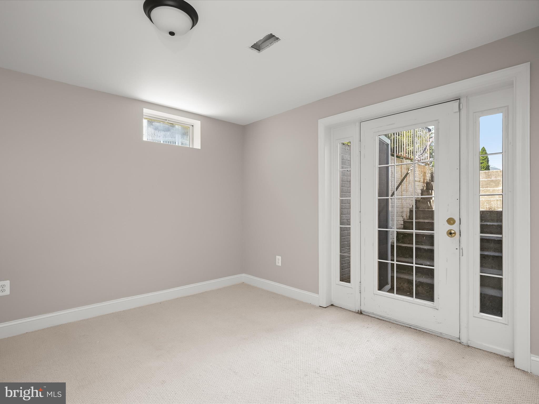 KINGS CROSSING - Residential