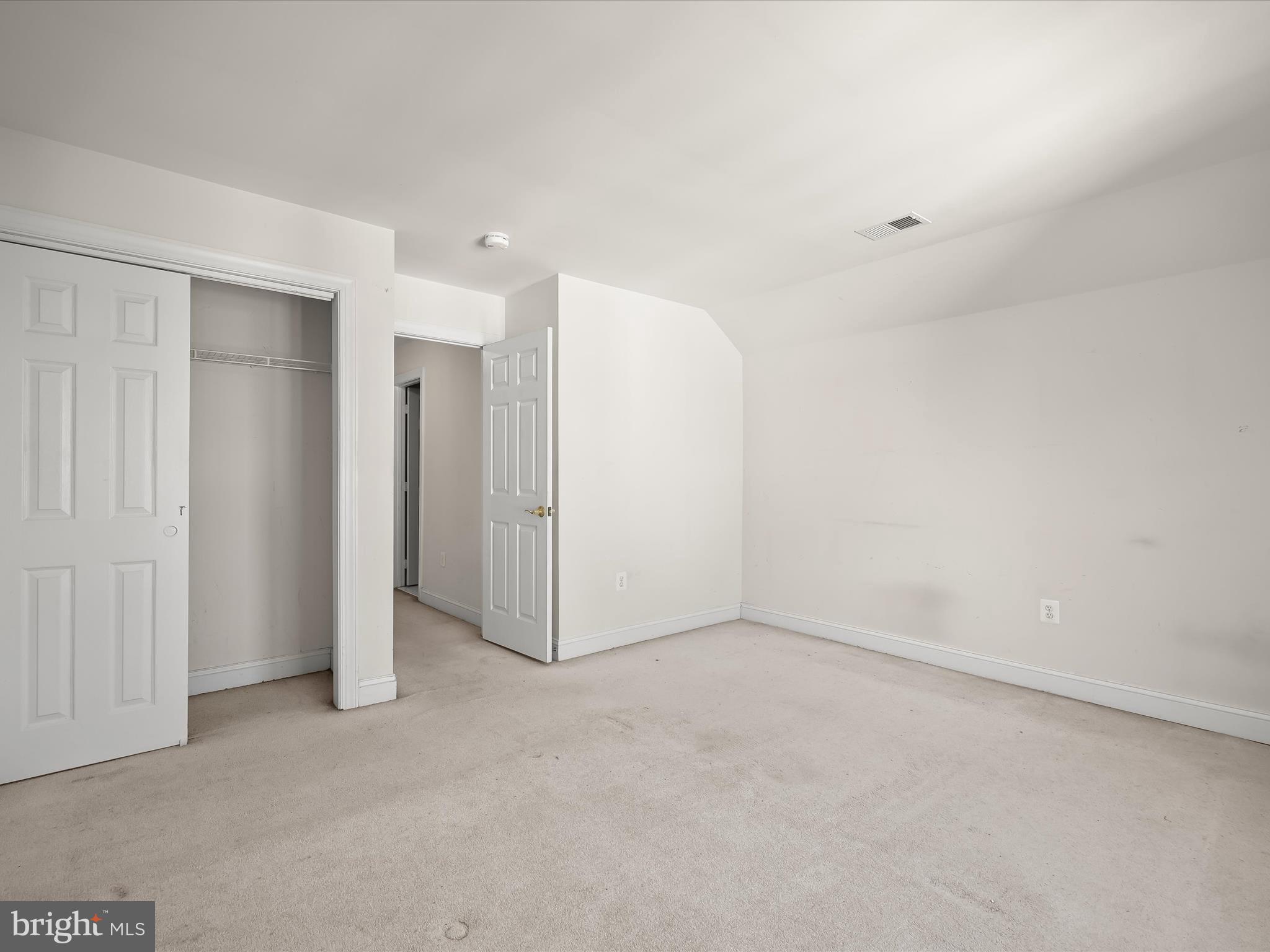 KINGS CROSSING - Residential