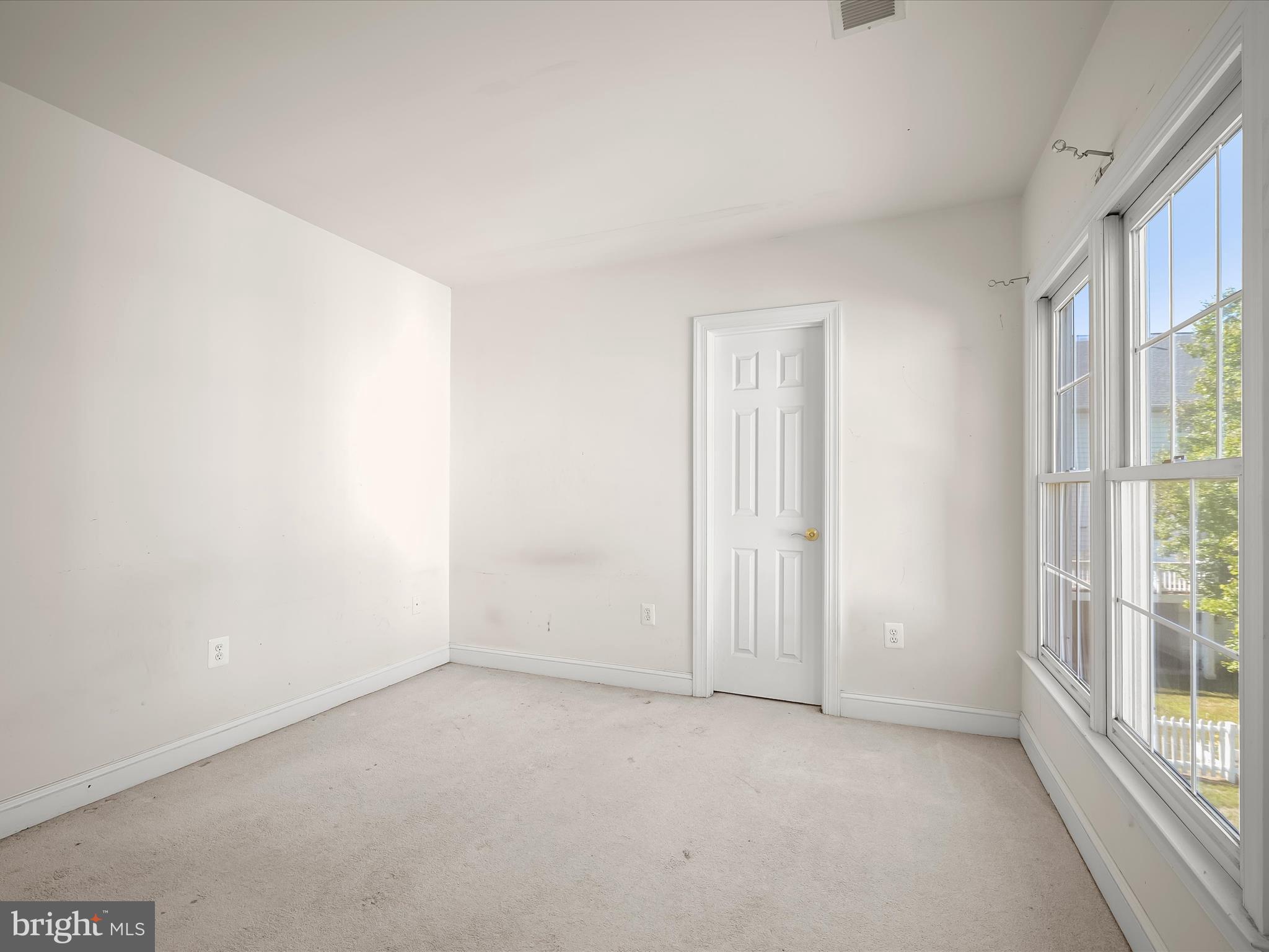 KINGS CROSSING - Residential