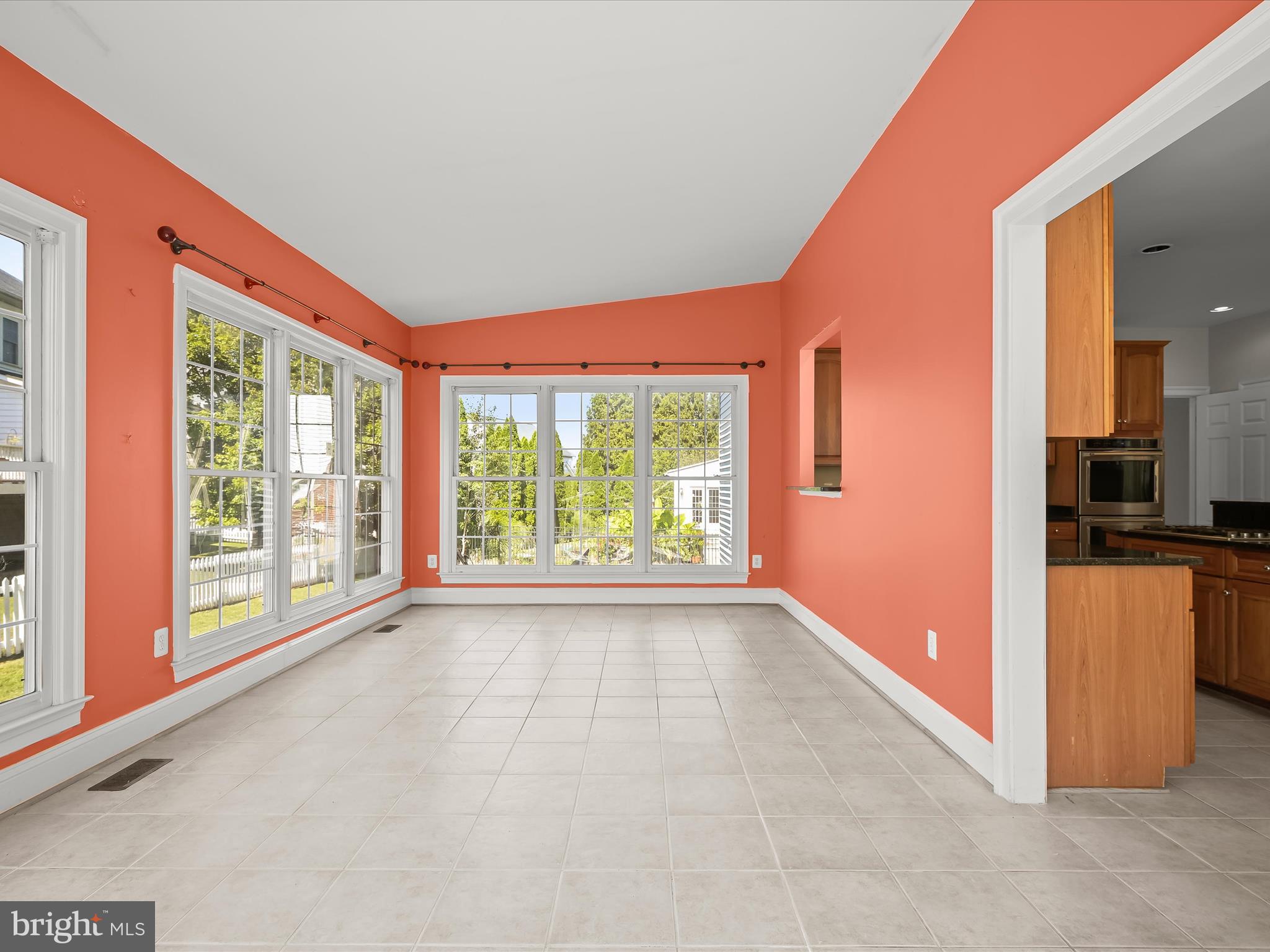 KINGS CROSSING - Residential