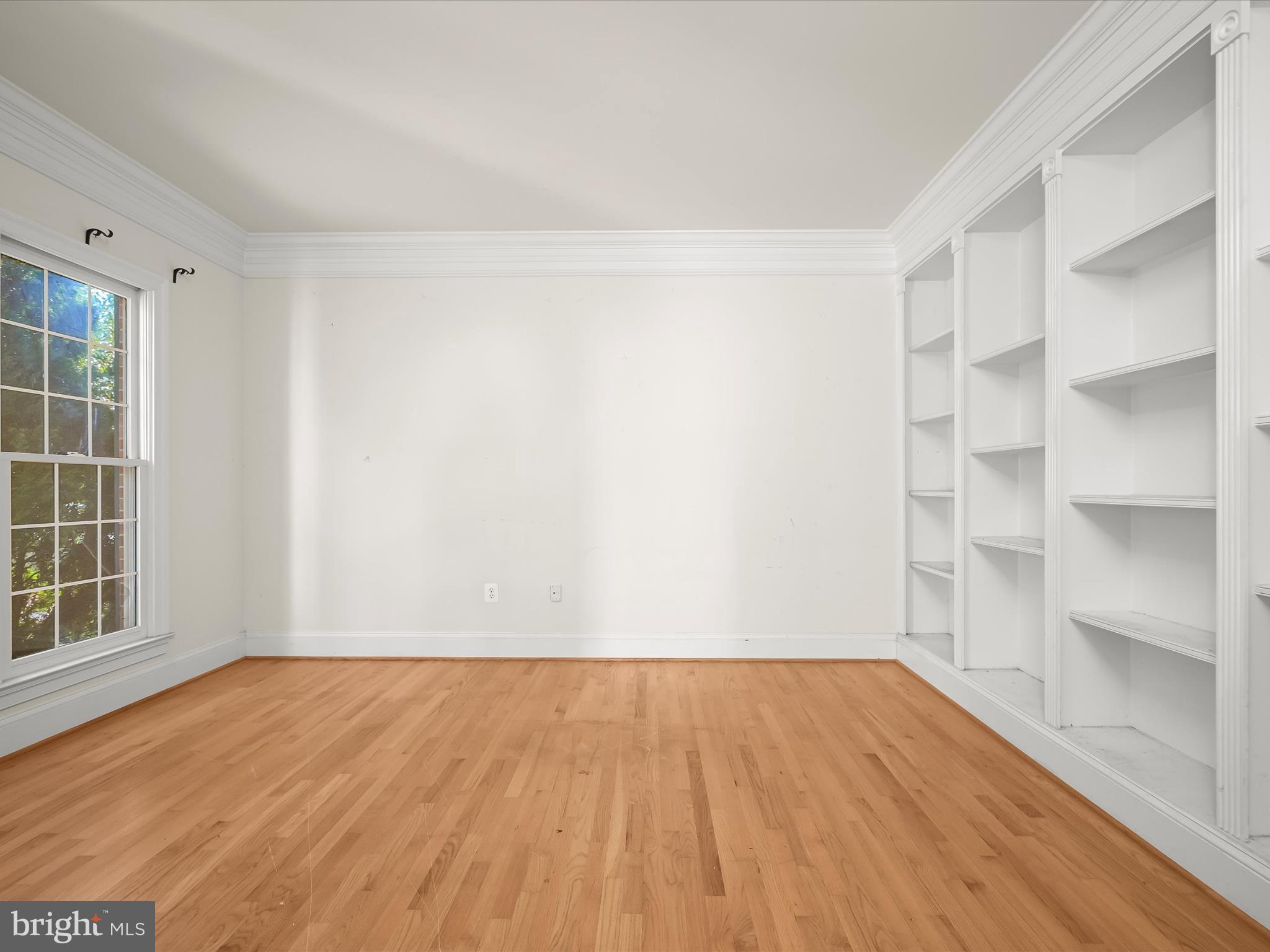 KINGS CROSSING - Residential