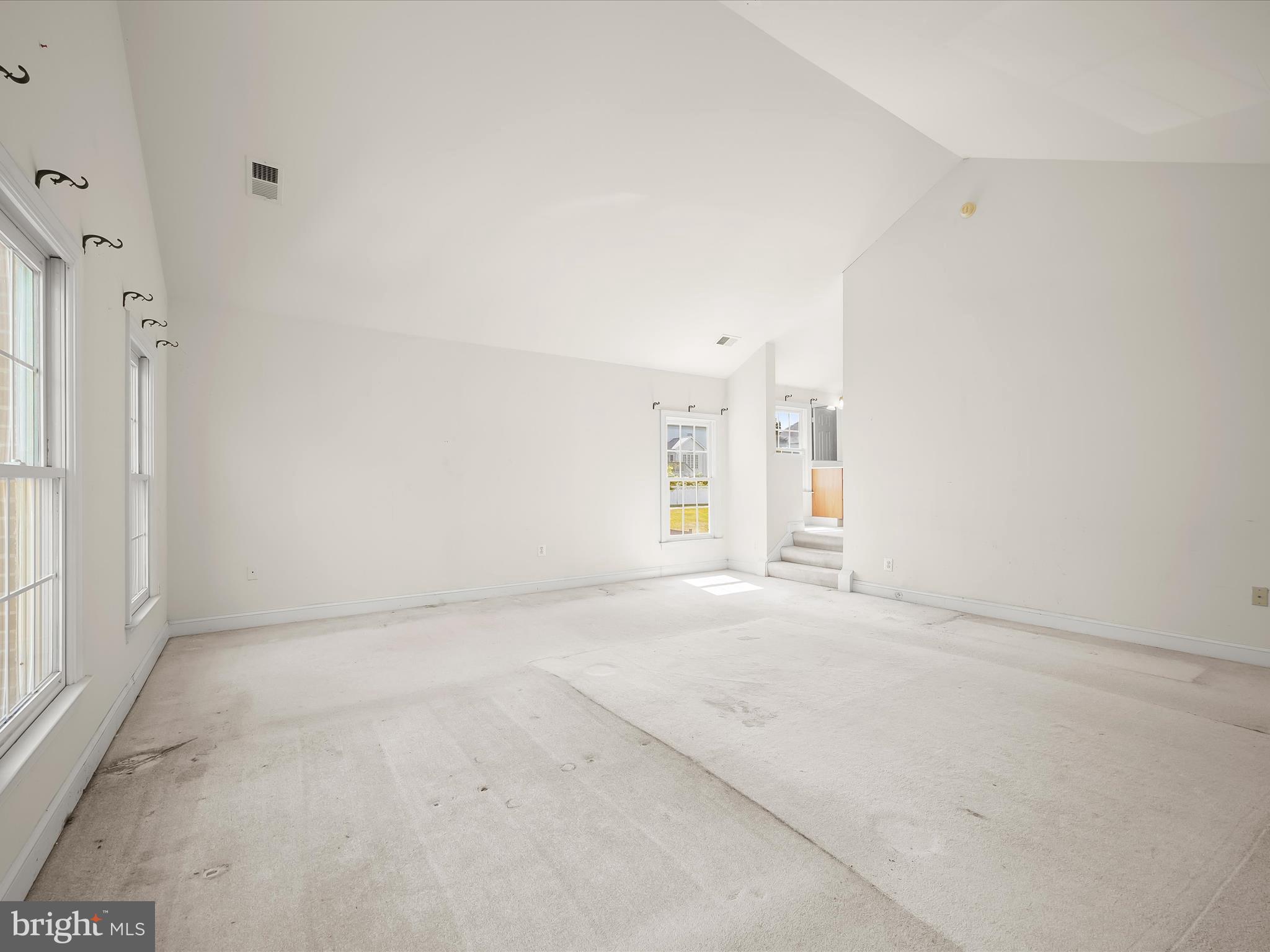 KINGS CROSSING - Residential