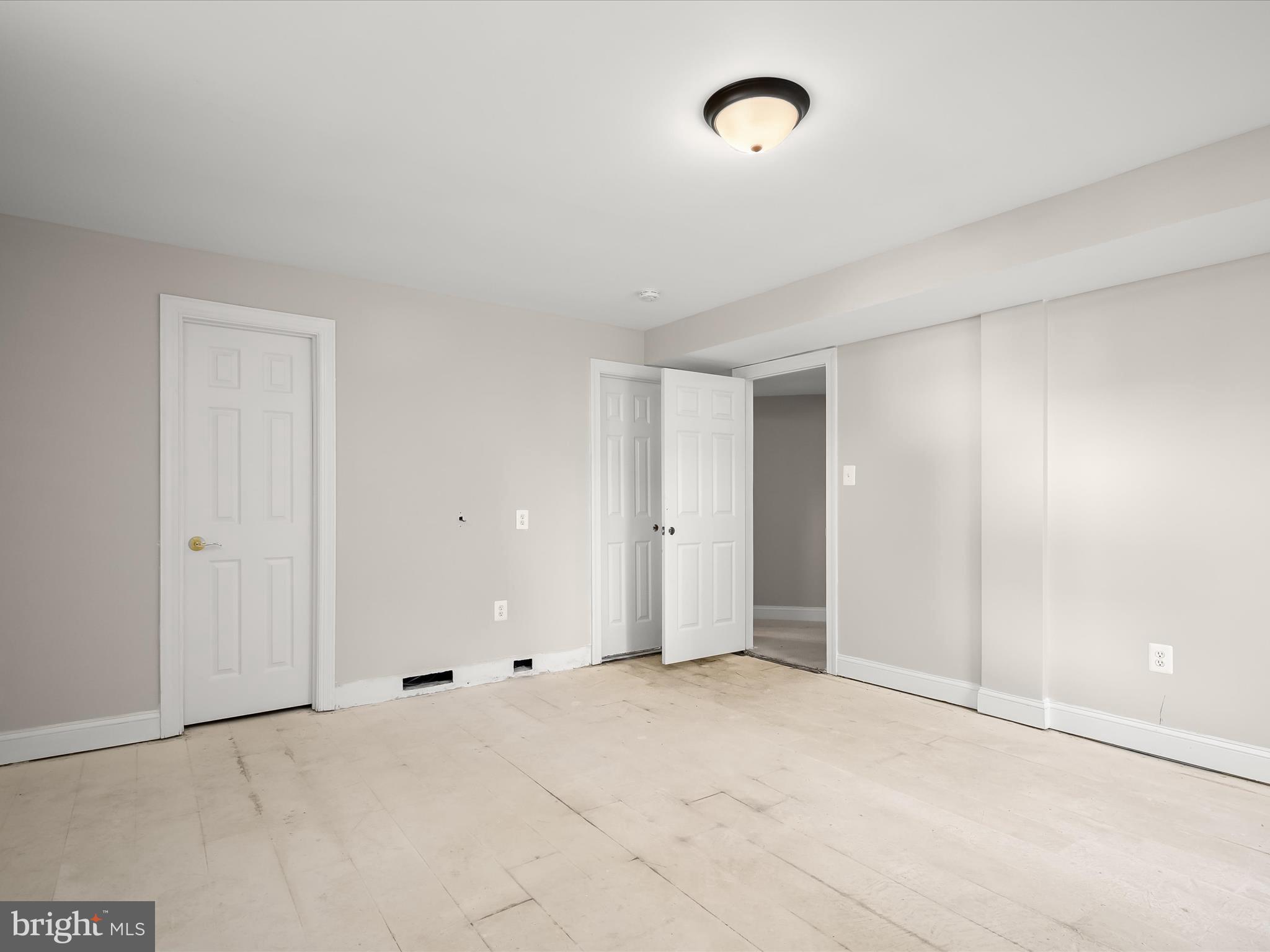 KINGS CROSSING - Residential