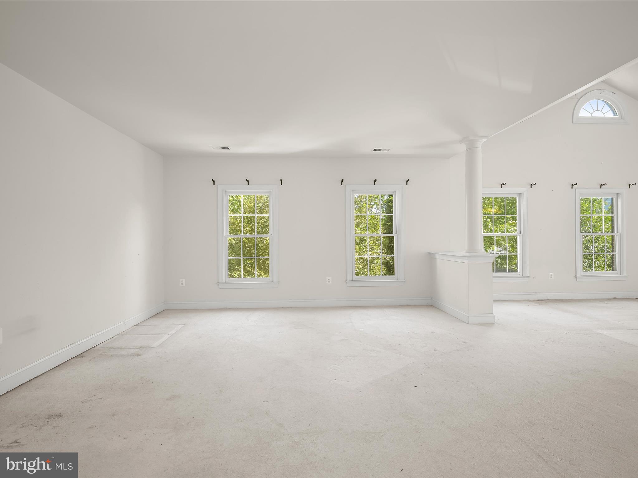 KINGS CROSSING - Residential