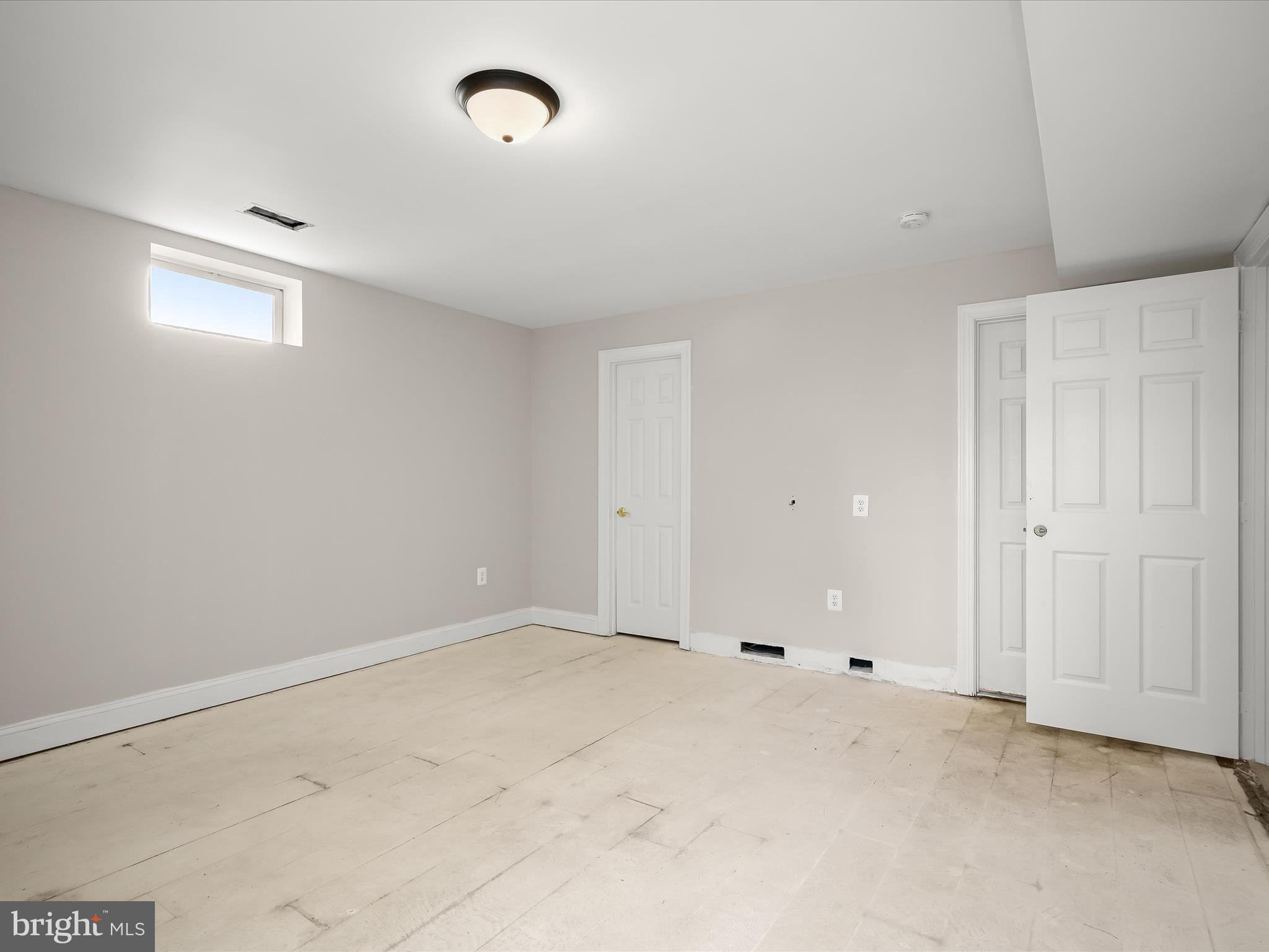 KINGS CROSSING - Residential