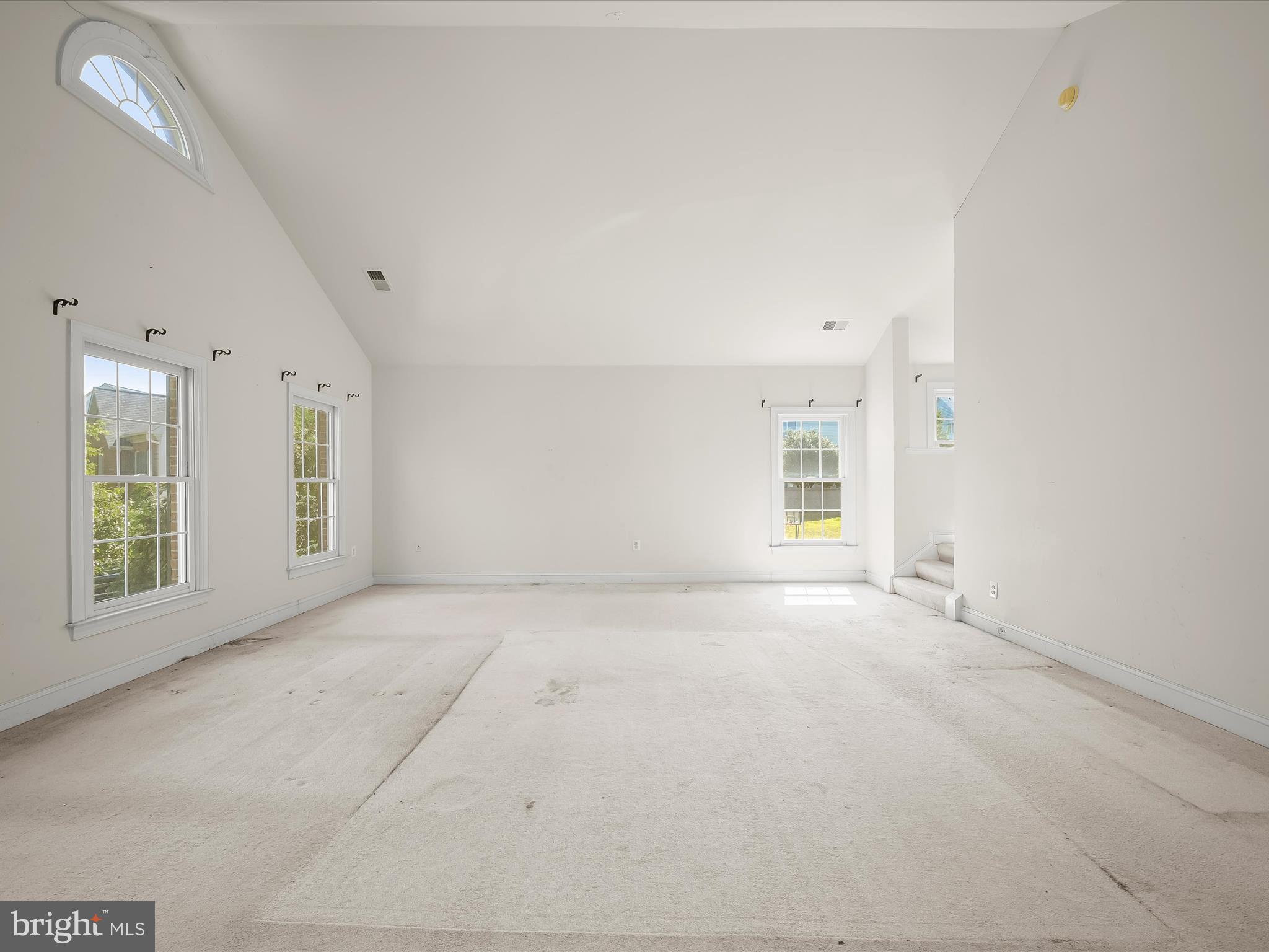 KINGS CROSSING - Residential