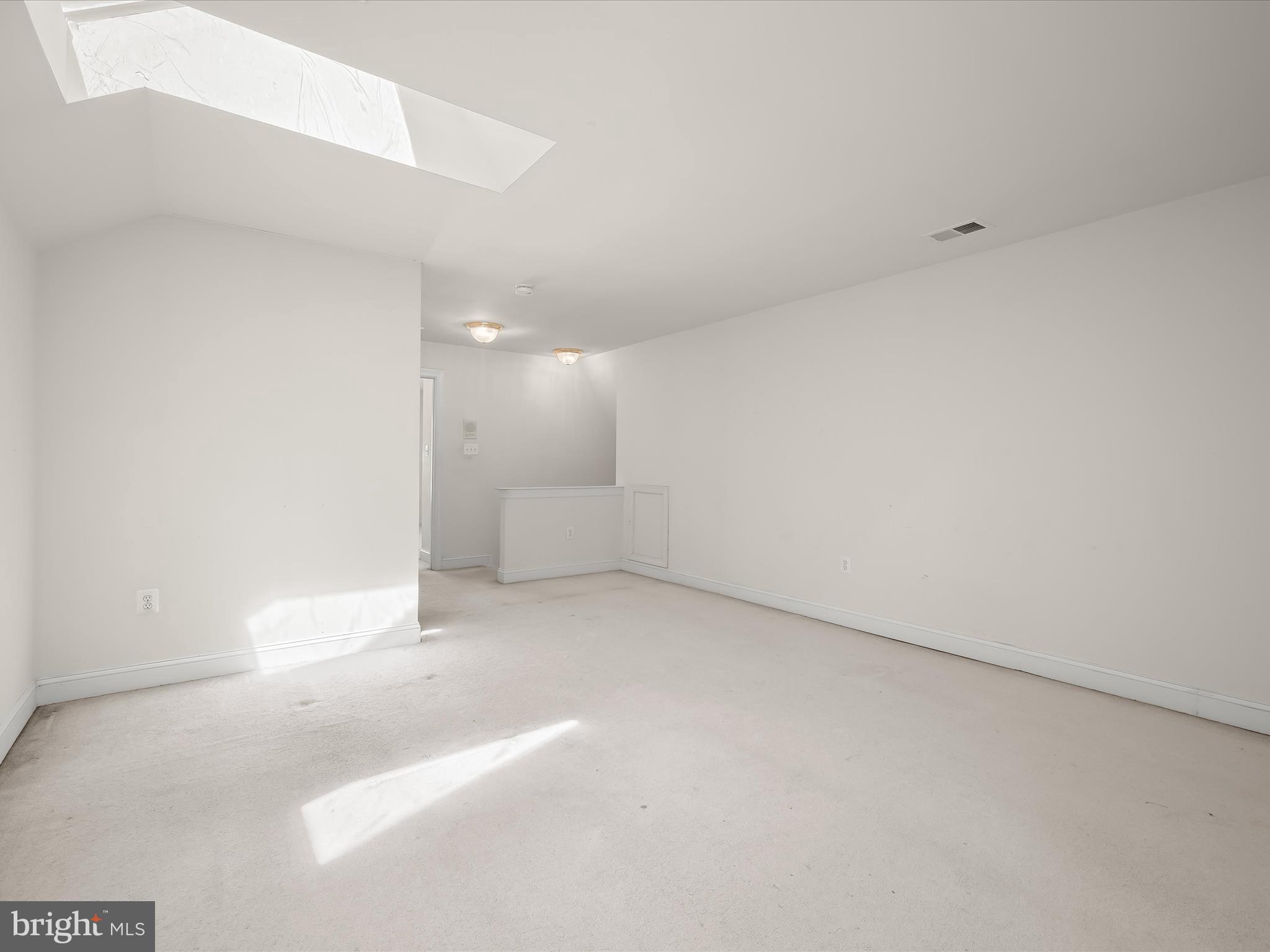 KINGS CROSSING - Residential