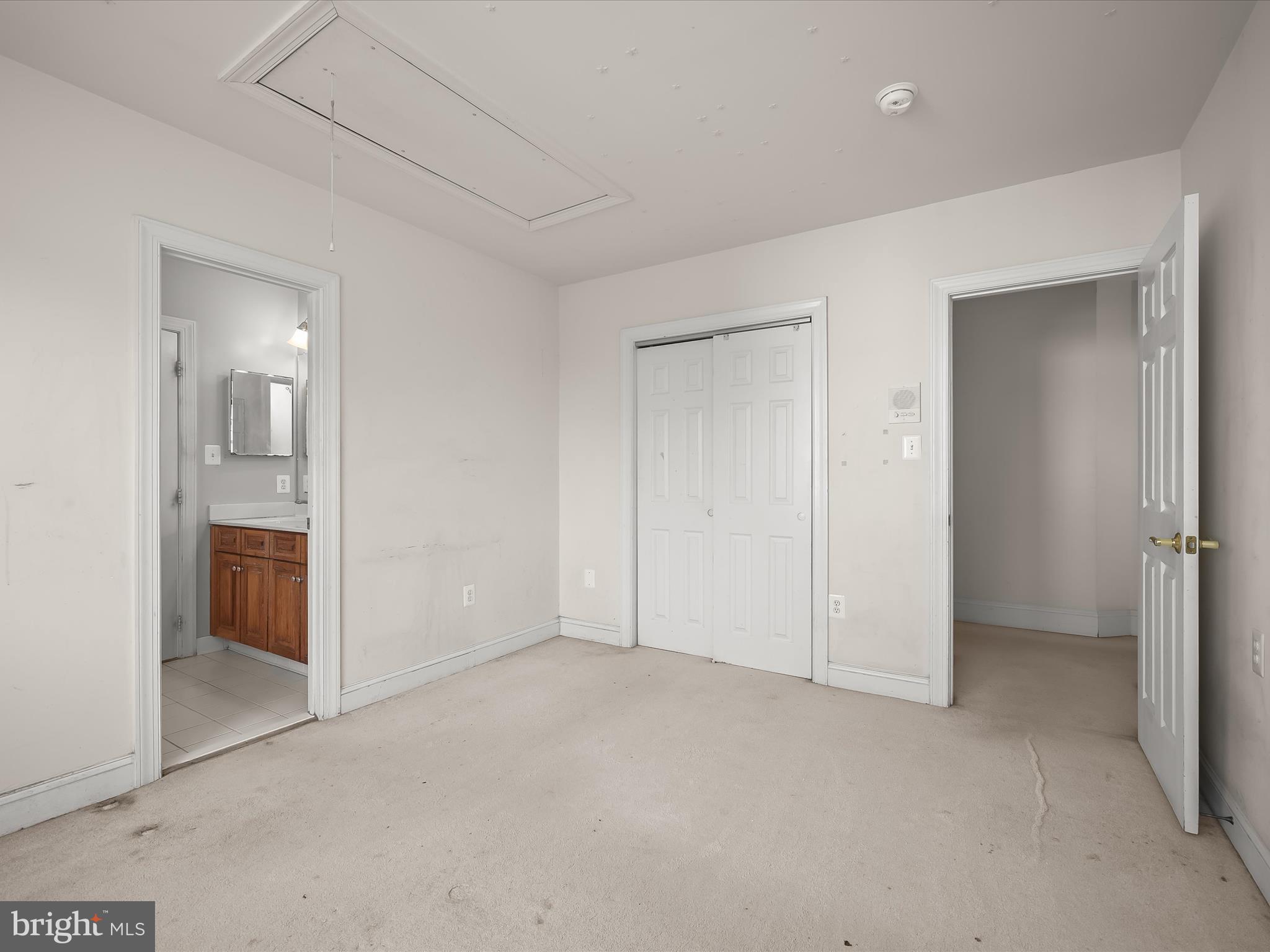 KINGS CROSSING - Residential