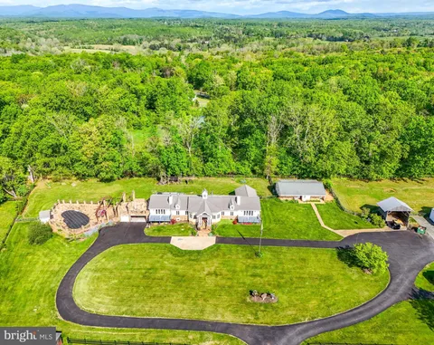 8511 Leeds Manor Road, Warrenton, VA MLS: VAFQ2016382