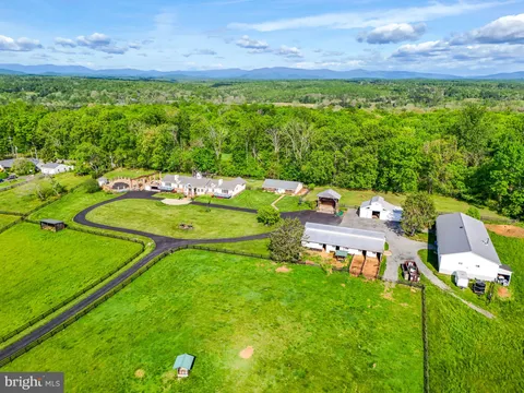 8511 Leeds Manor Road, Warrenton, VA MLS: VAFQ2016382