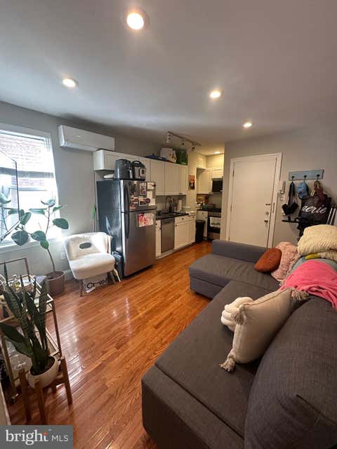Condo For Rent - 309 S 12th Street #2R<br/> PHILADELPHIA, PA 19107