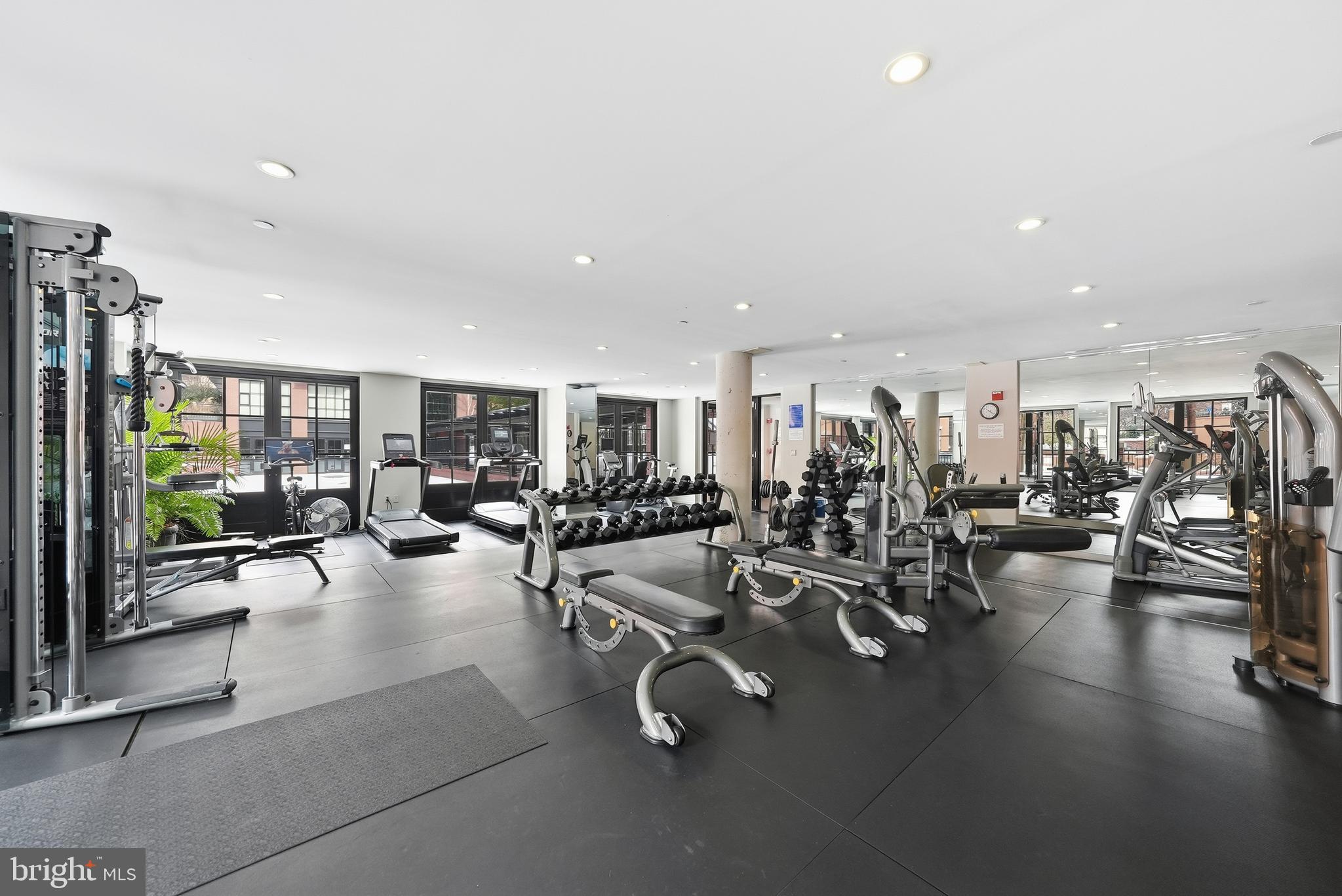 ROSSLYN - Residential