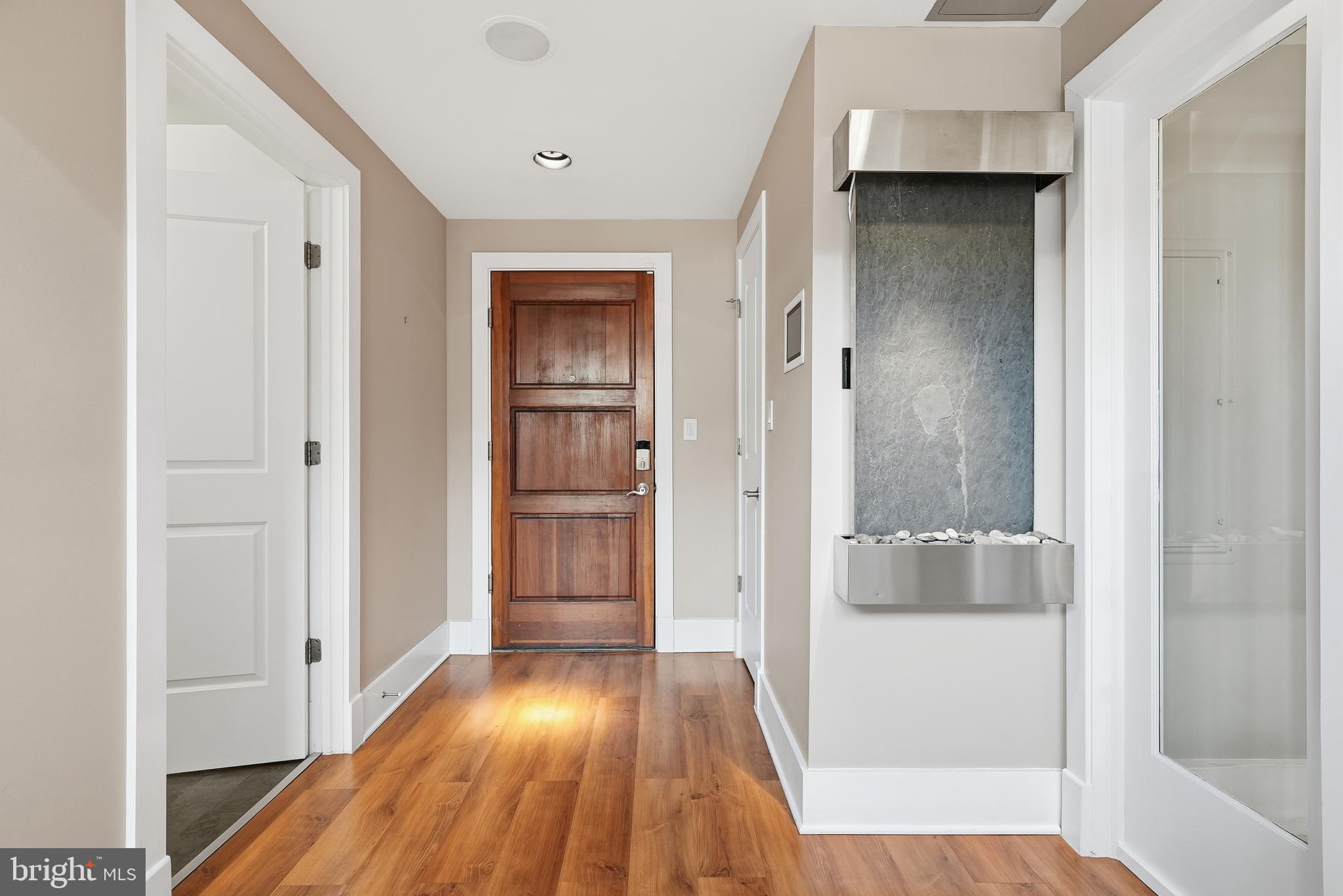 ROSSLYN - Residential