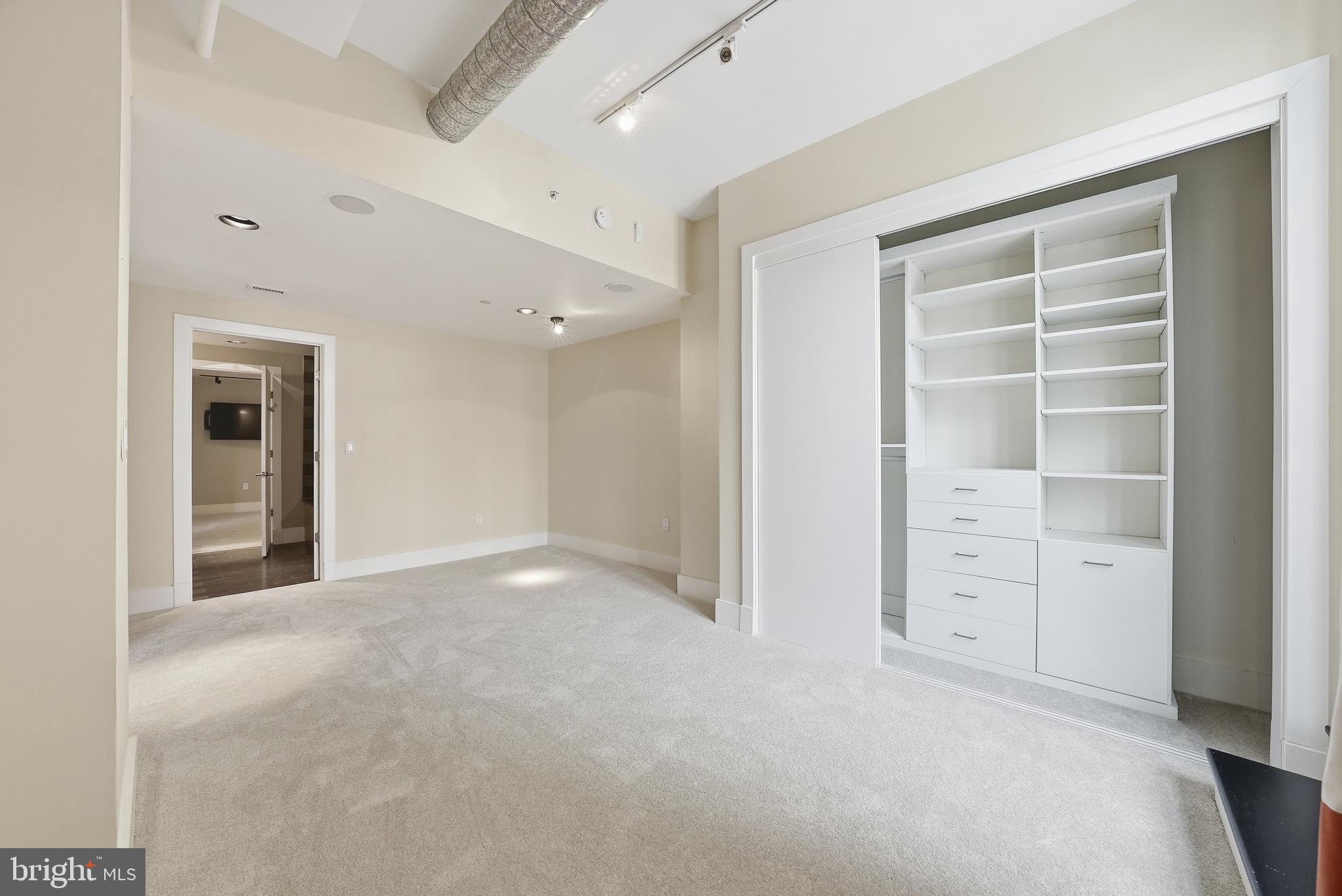 ROSSLYN - Residential