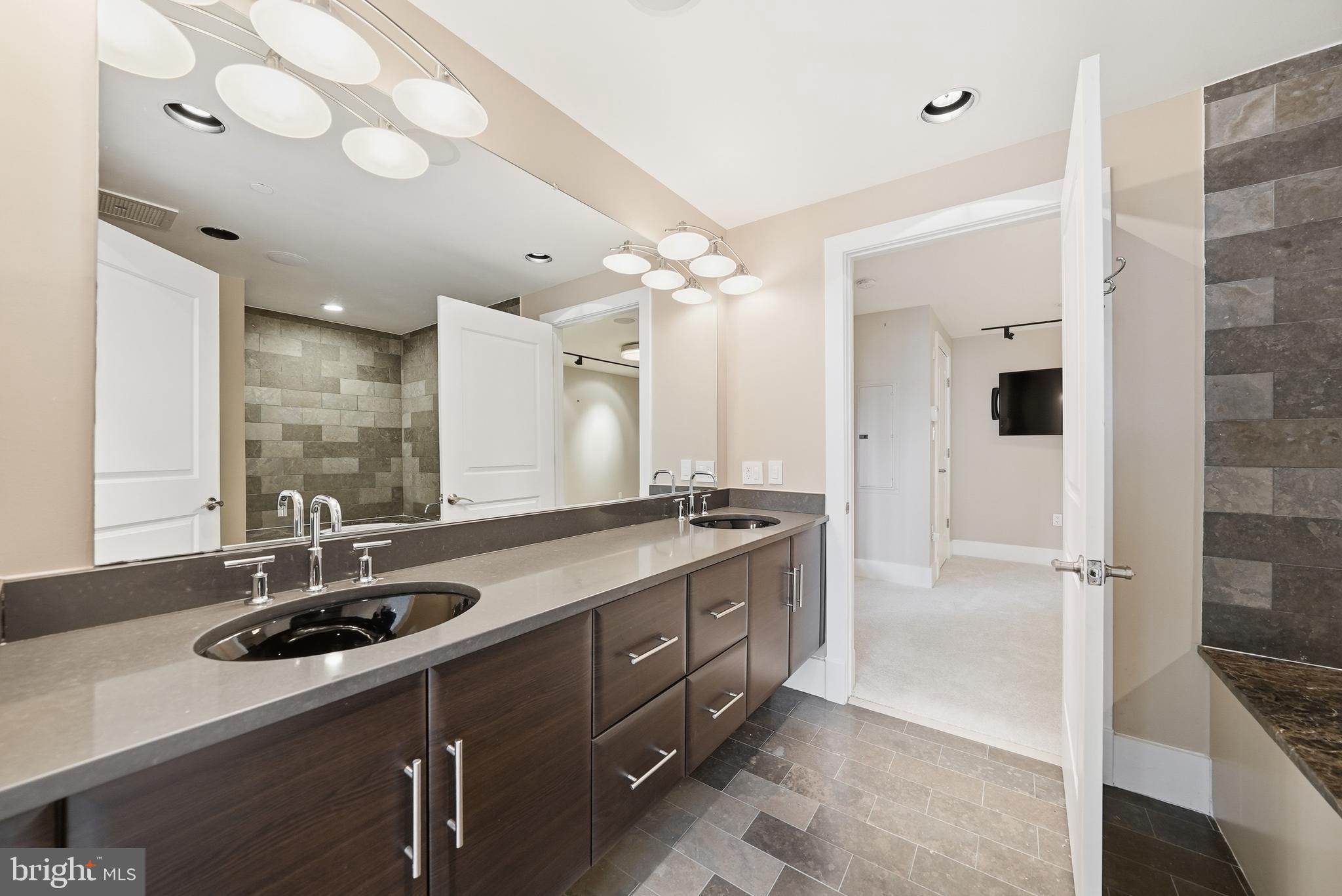 ROSSLYN - Residential