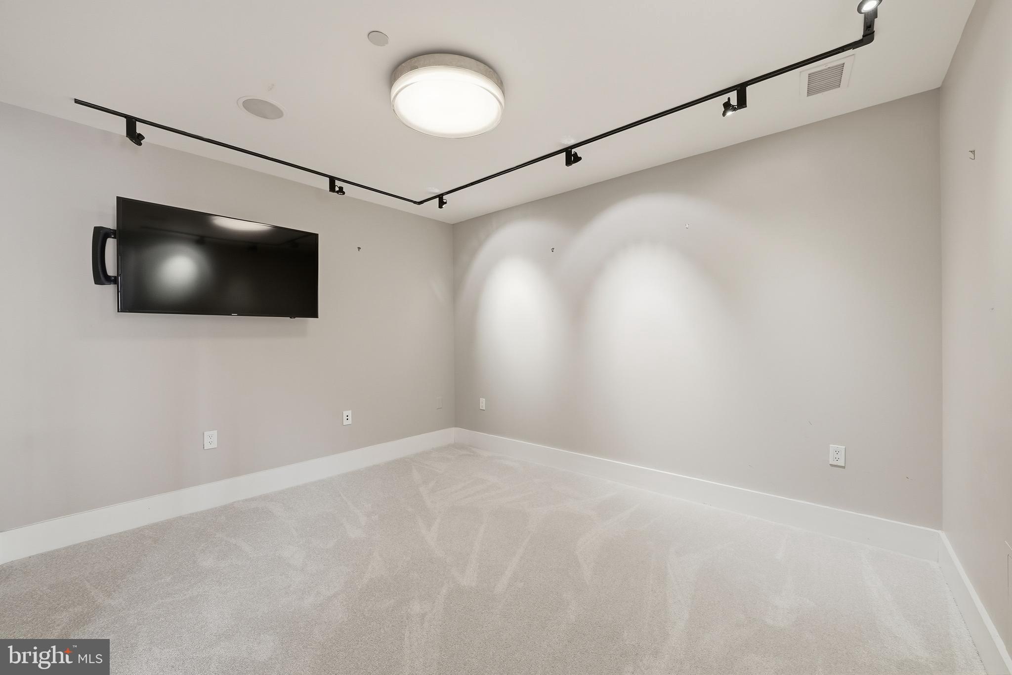 ROSSLYN - Residential