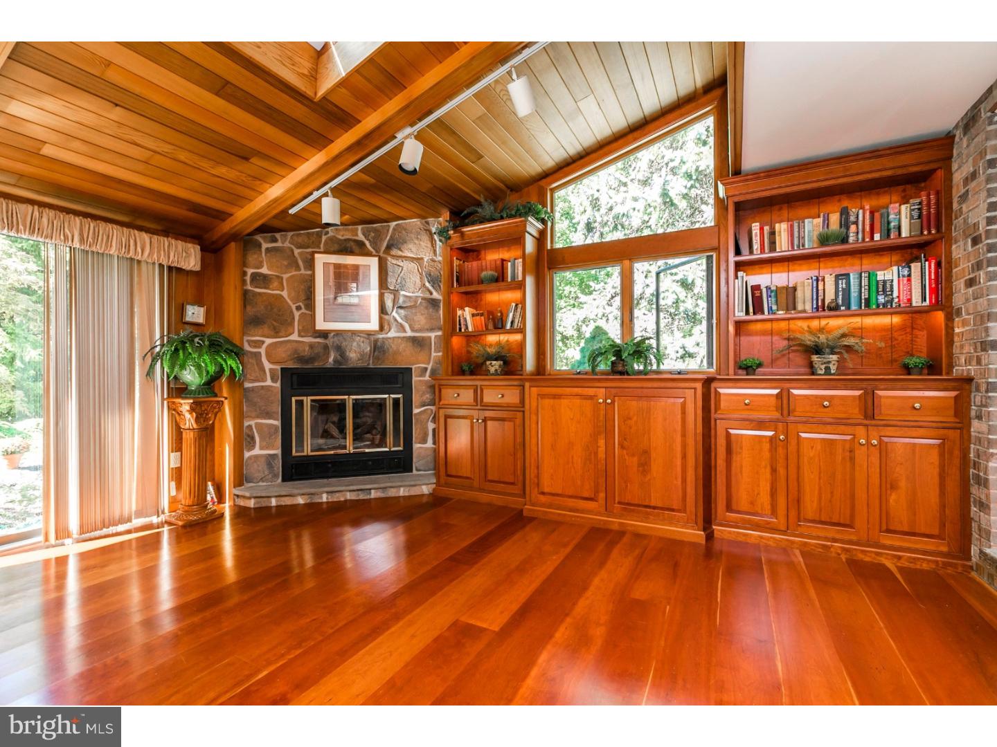 FOX RUN - Residential