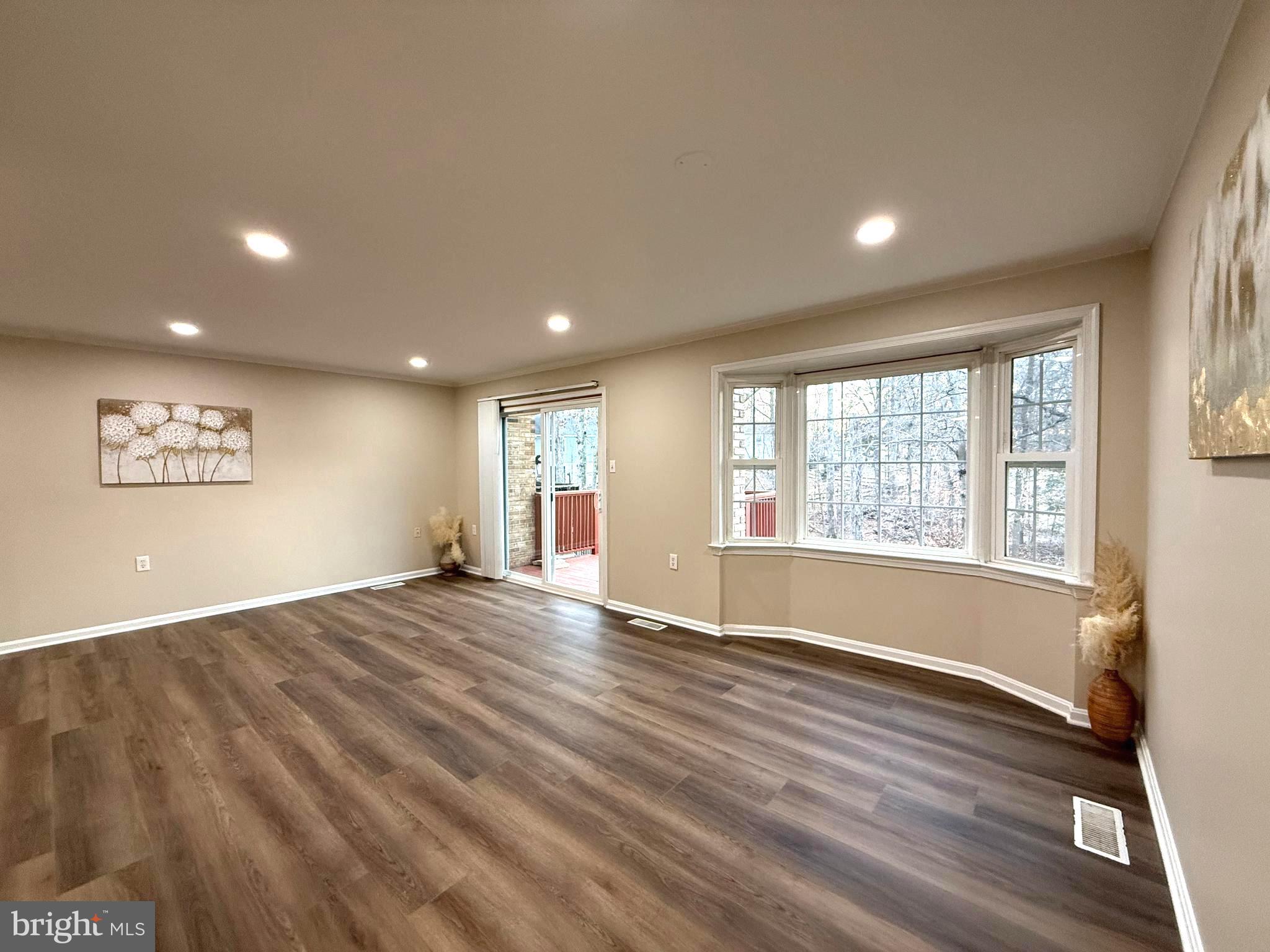 11382 CROMWELL COURT