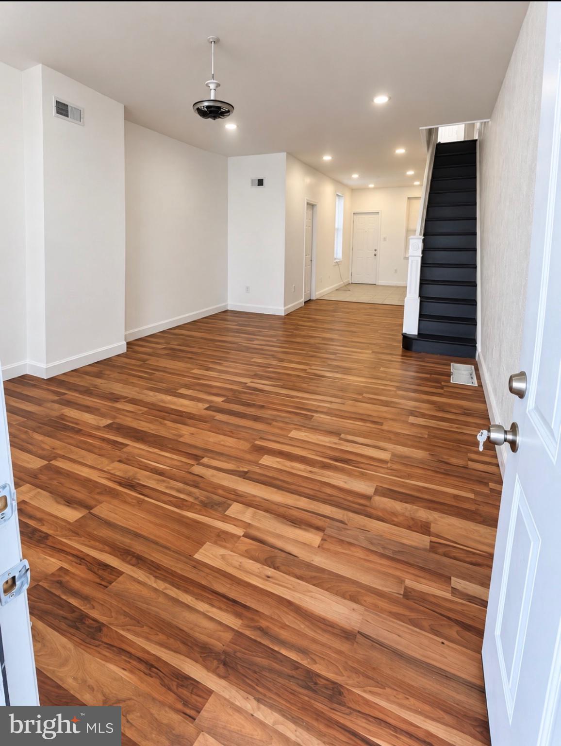 5156 OGDEN STREET