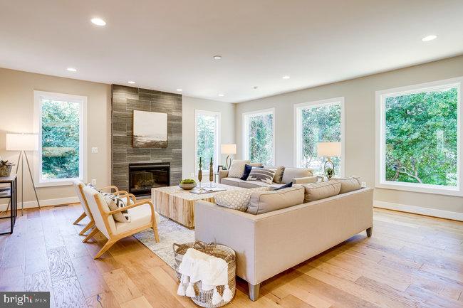 PIMMIT HILLS - Residential