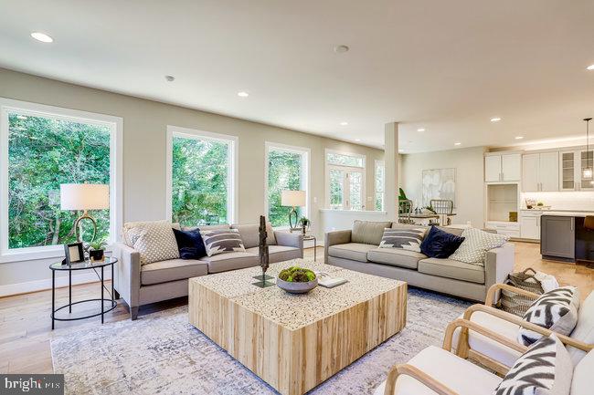 PIMMIT HILLS - Residential