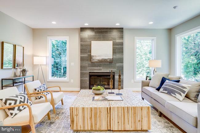 PIMMIT HILLS - Residential