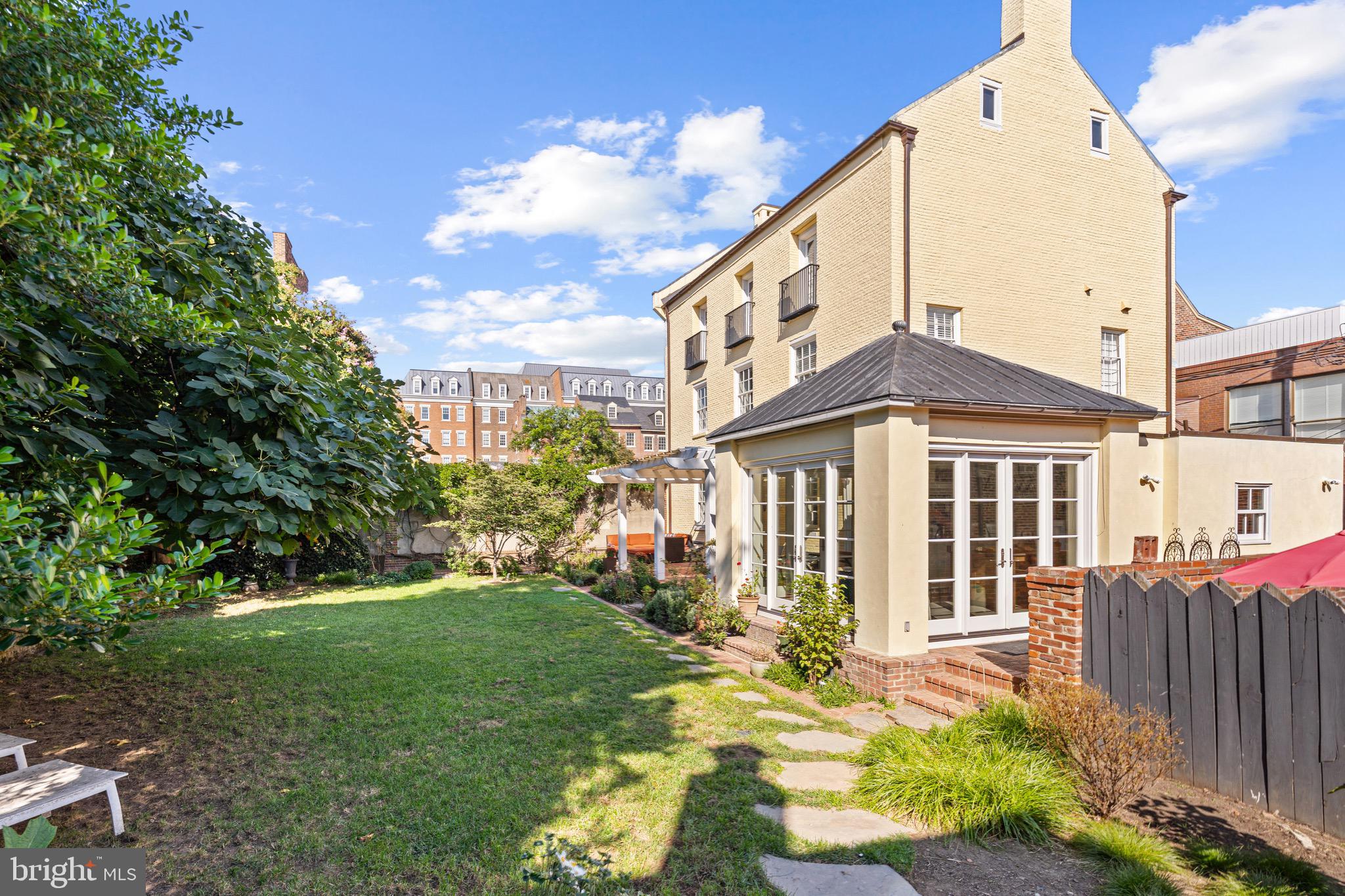 OLD TOWN - Residential