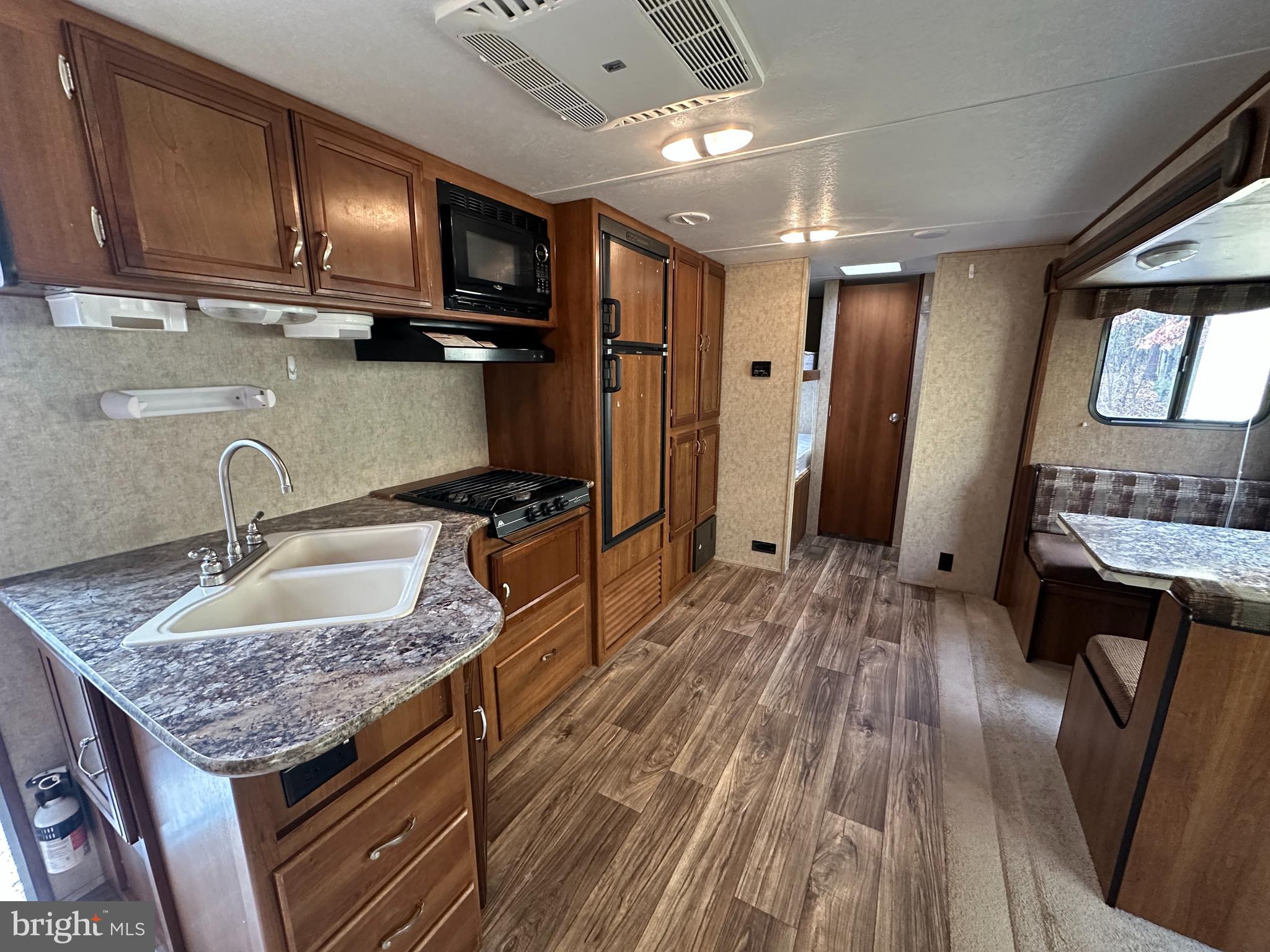 EAST VIEW ESTATES - Land