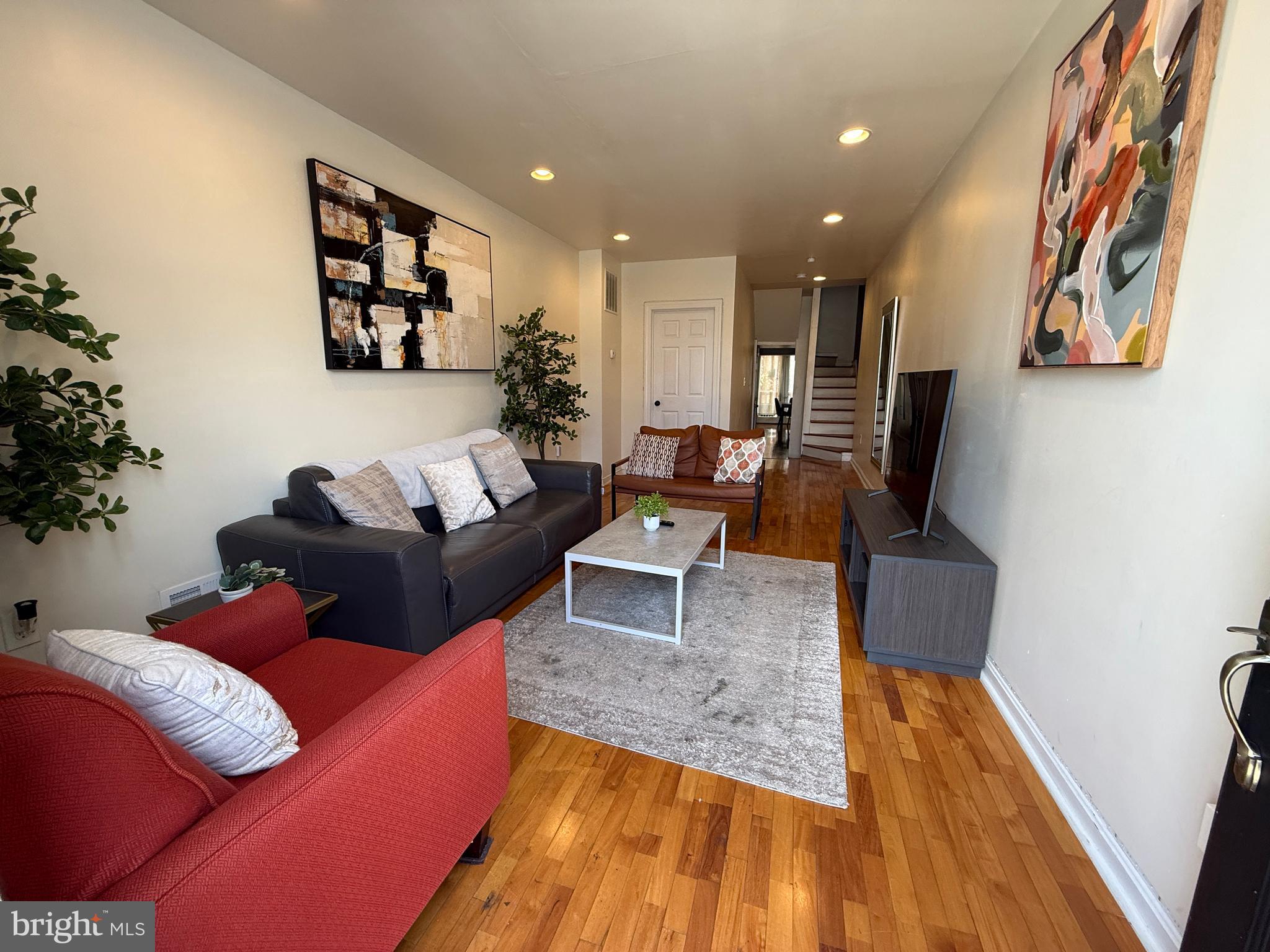 133 S CENTRAL AVENUE