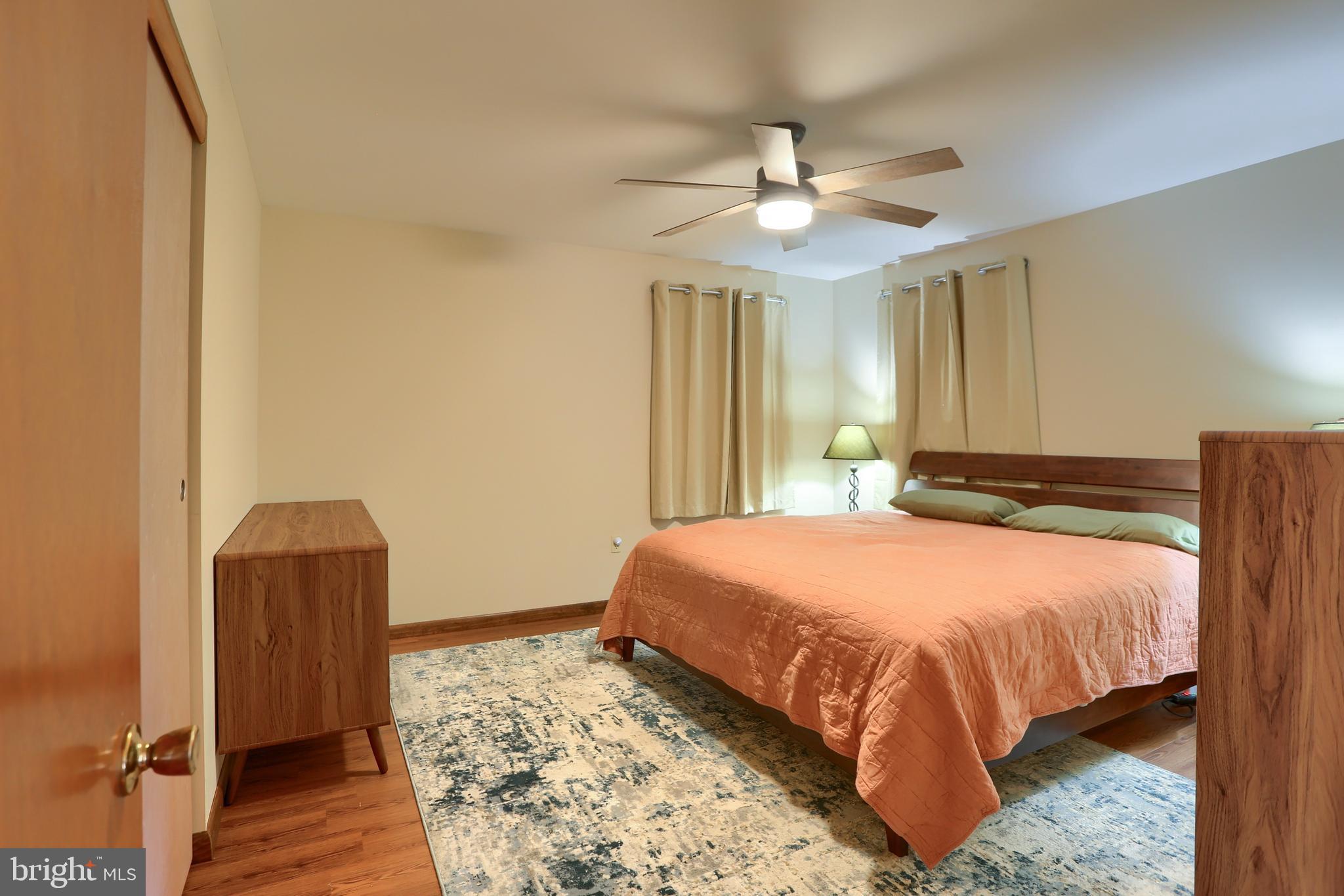 HARRISBURG MANOR - Residential