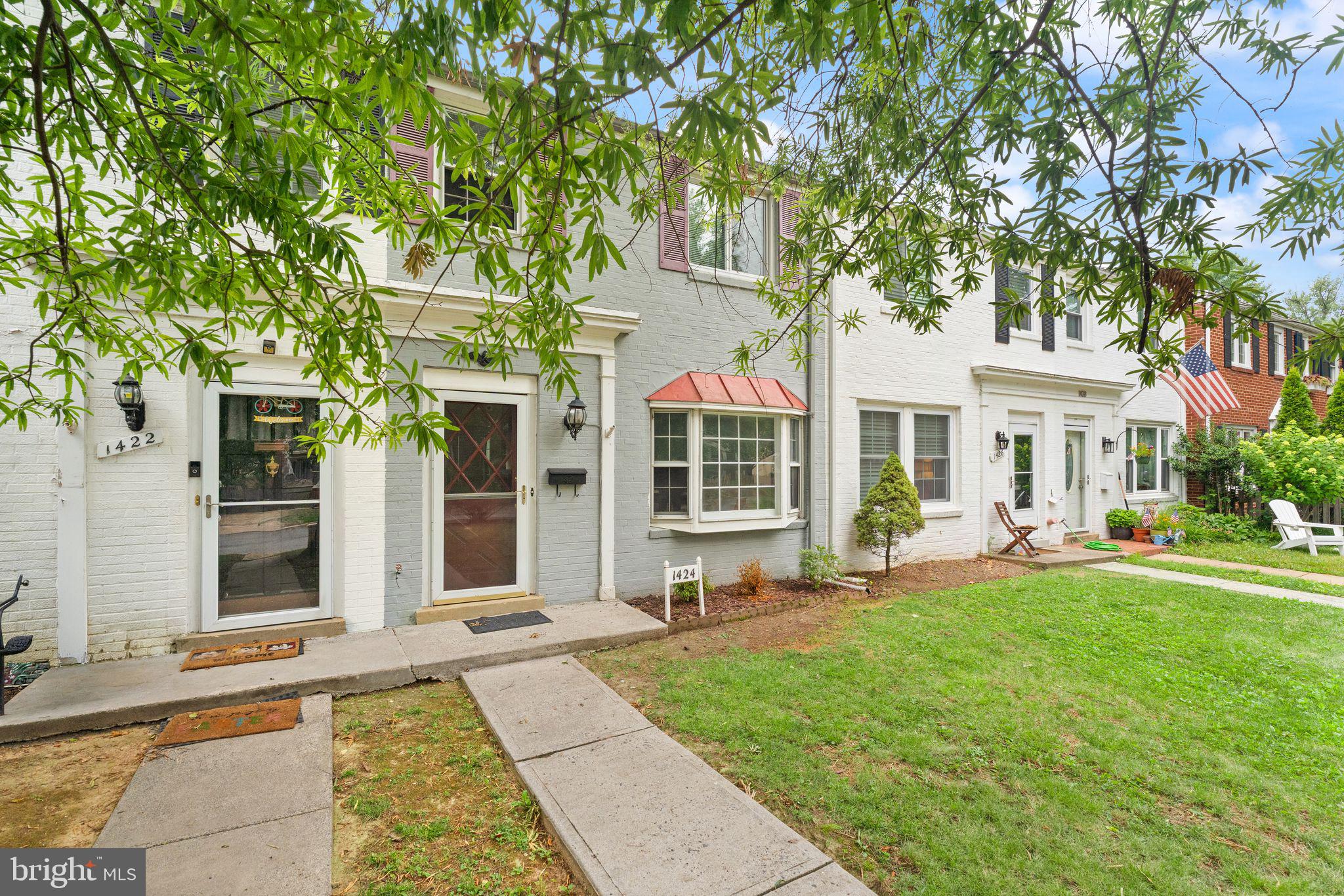 1424 DOGWOOD DRIVE
