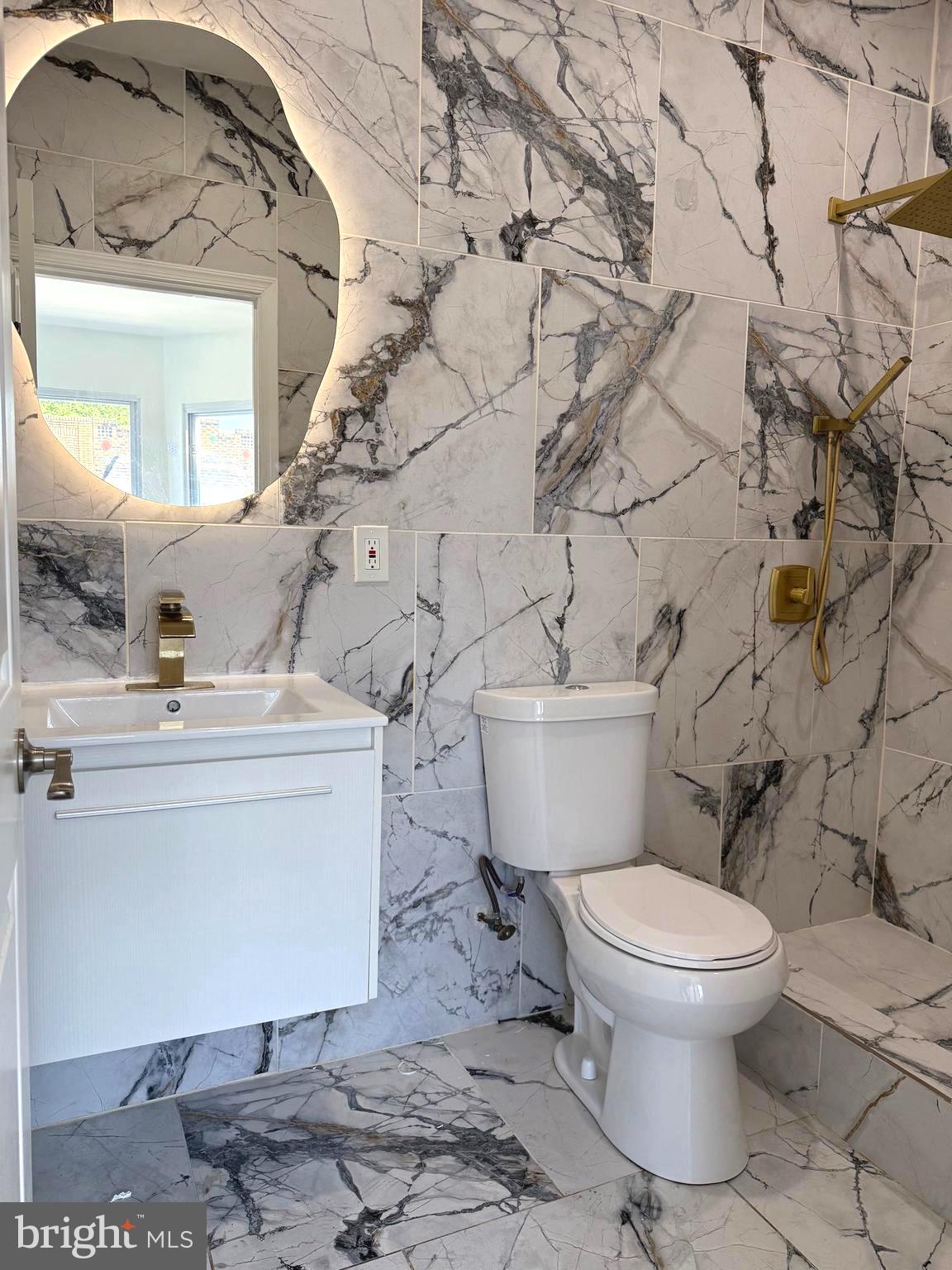 WALNUT HILL - Residential