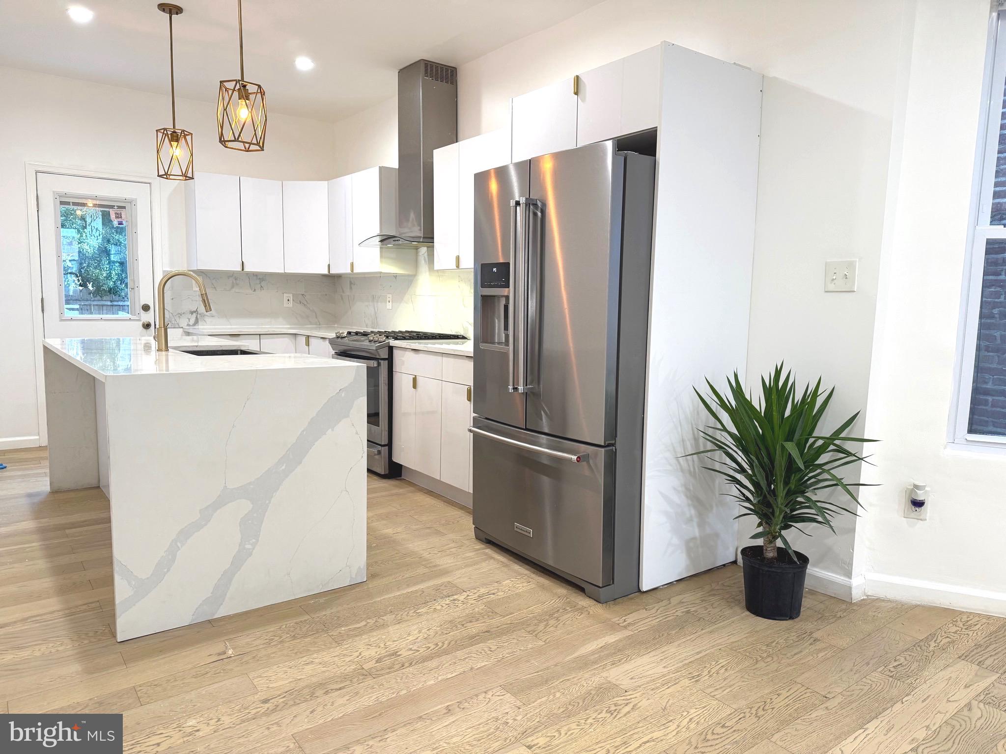 WALNUT HILL - Residential