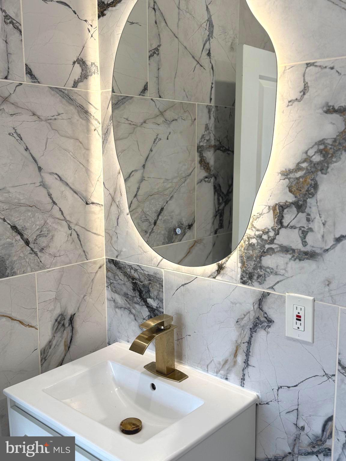 WALNUT HILL - Residential