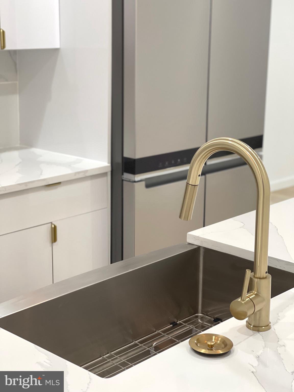 WALNUT HILL - Residential