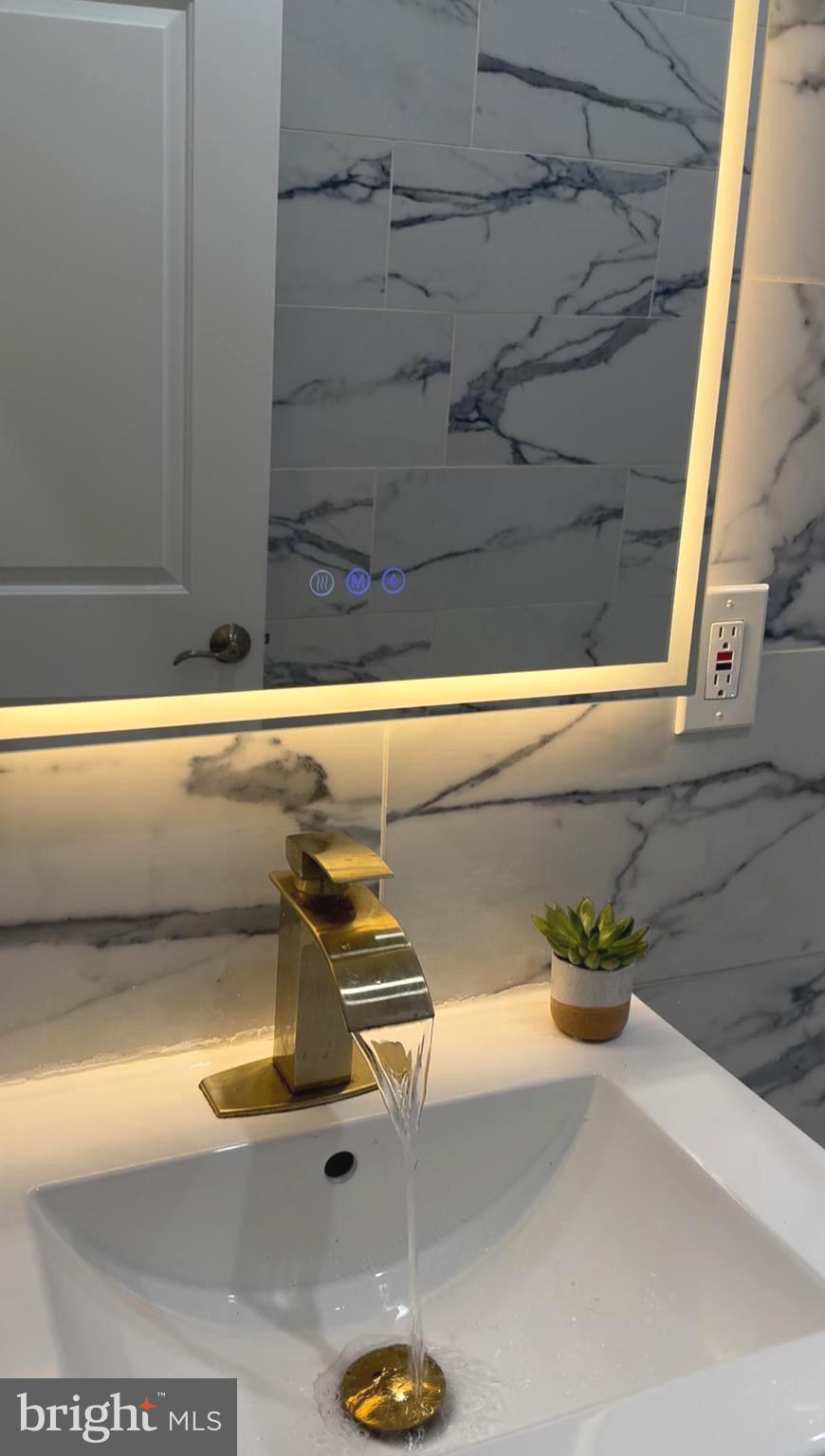 WALNUT HILL - Residential