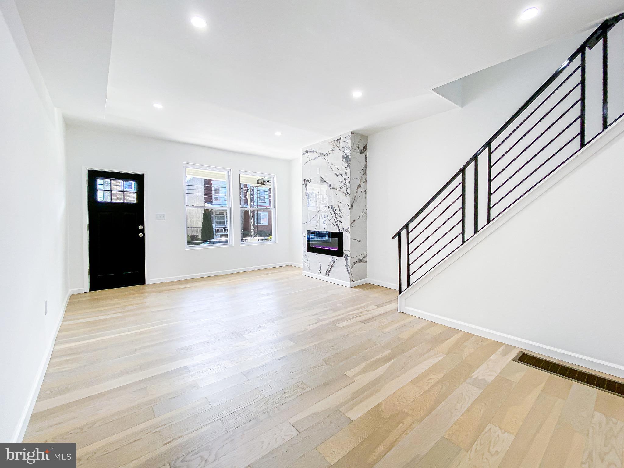 WALNUT HILL - Residential