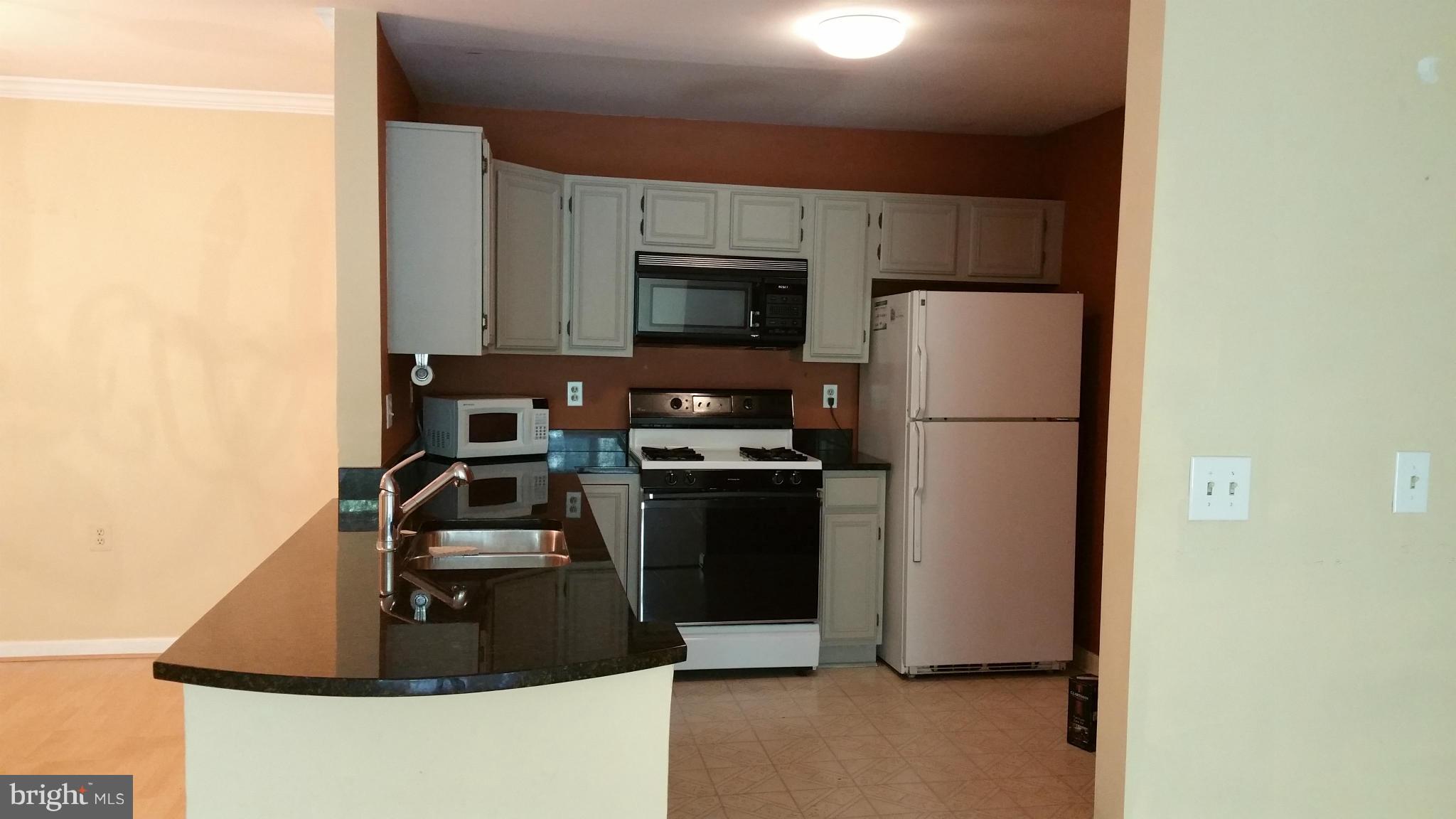 S SHORE HARBOUR - Residential Lease