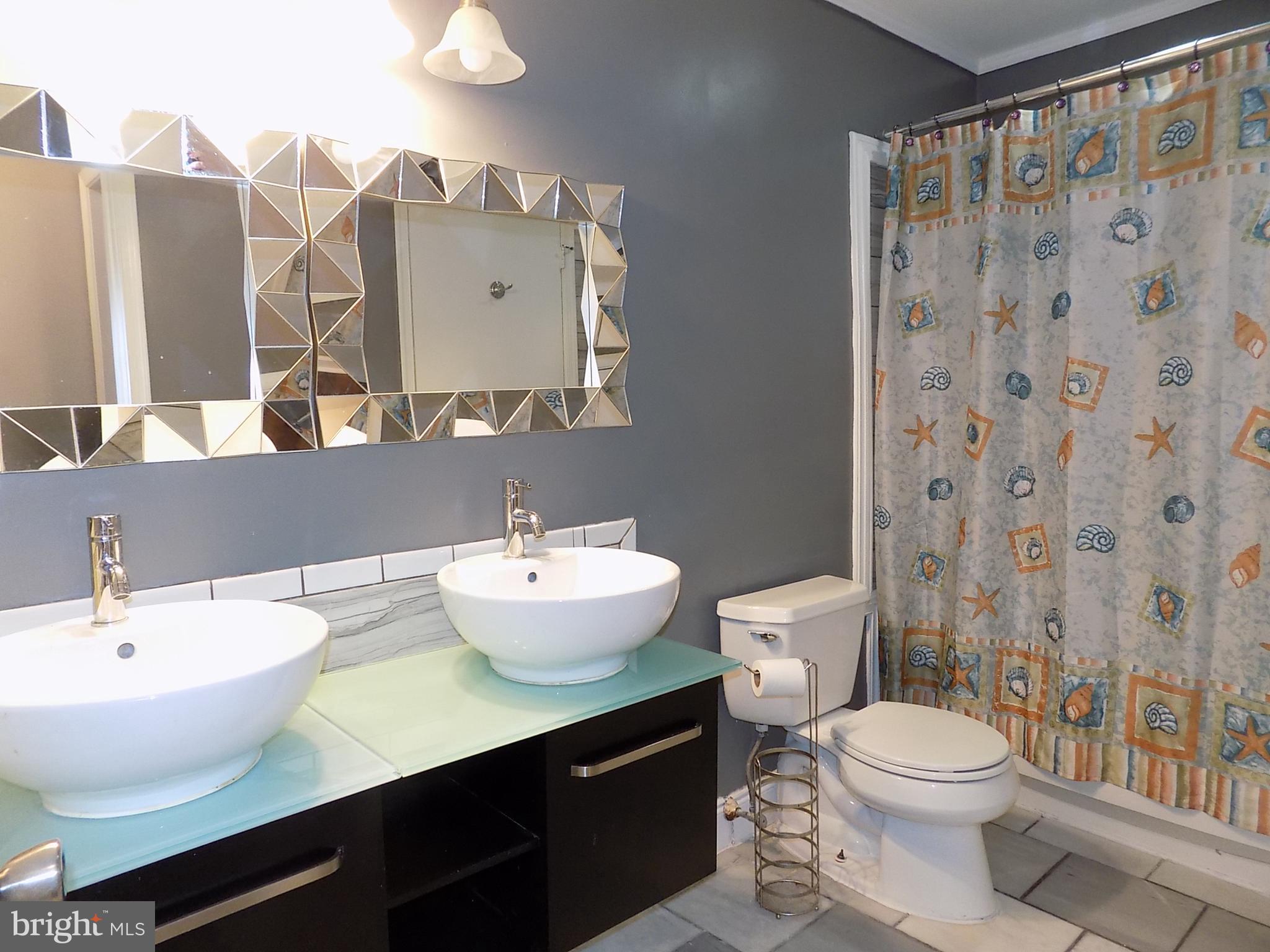 CRESTWOOD CONDO - Residential