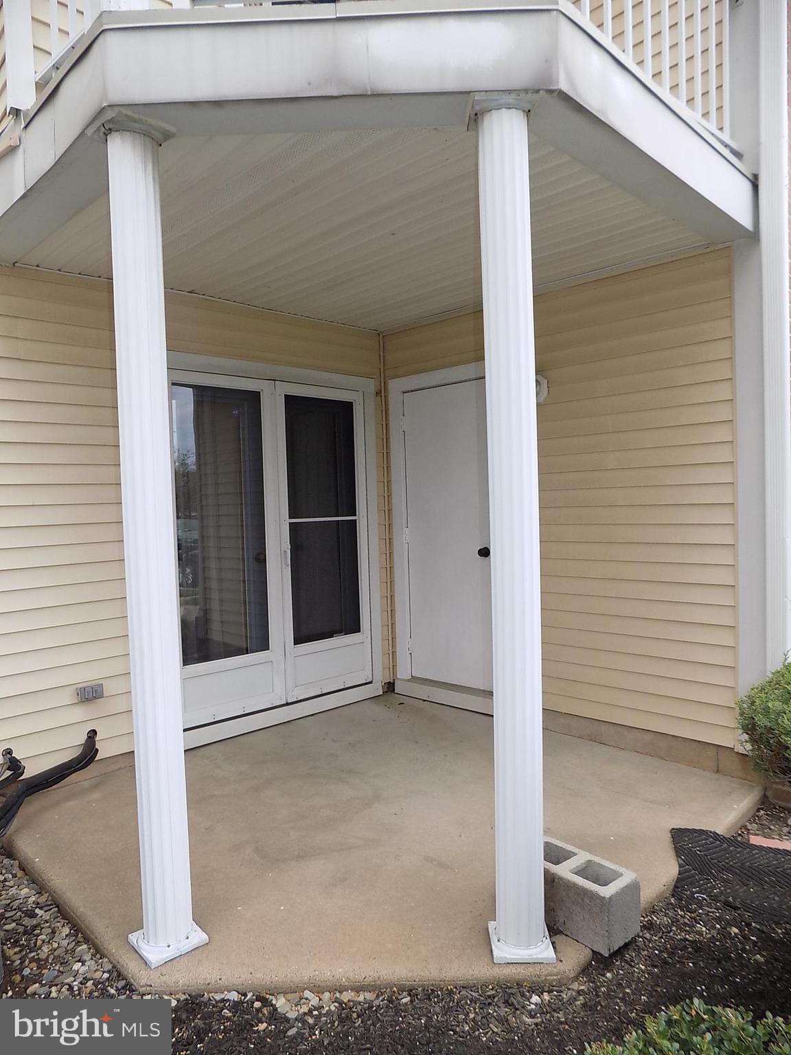 CRESTWOOD CONDO - Residential