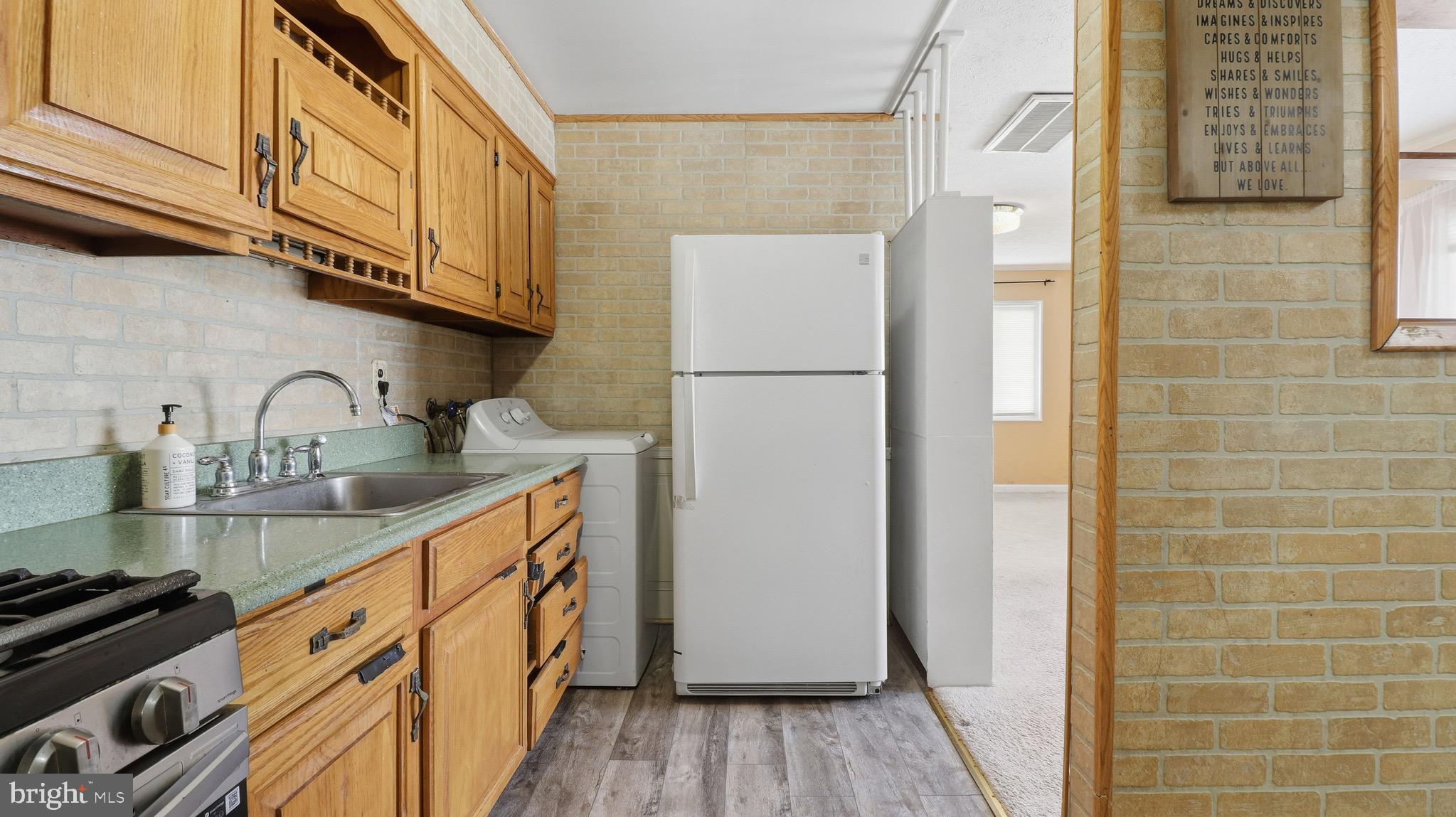 SOUTHLAWN - Residential