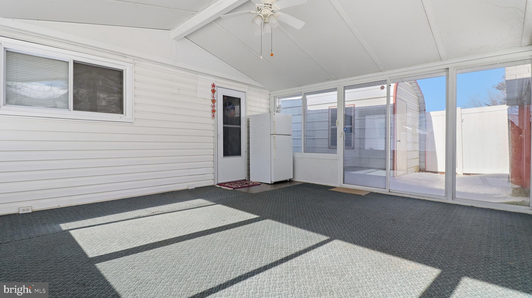 SOUTHLAWN - Residential