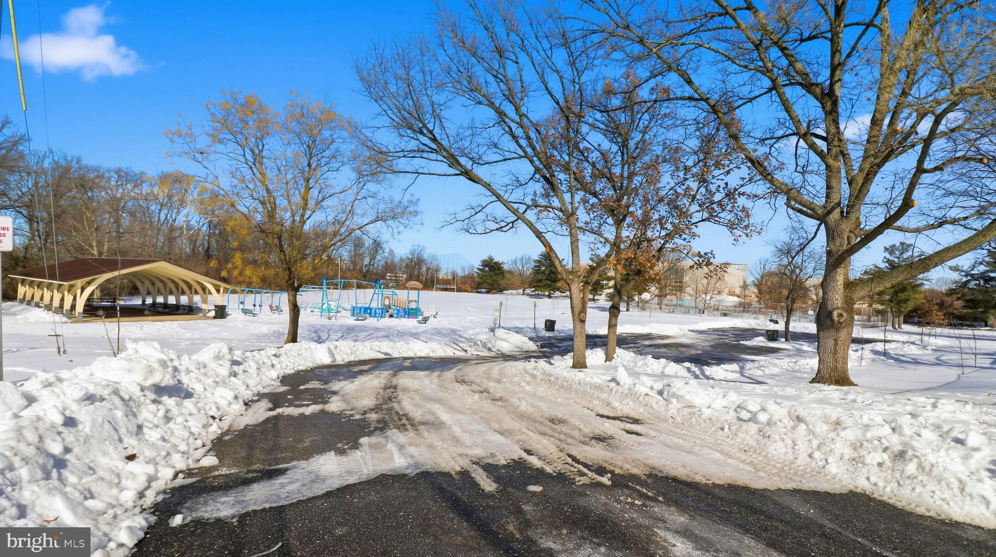 SOUTHLAWN - Residential