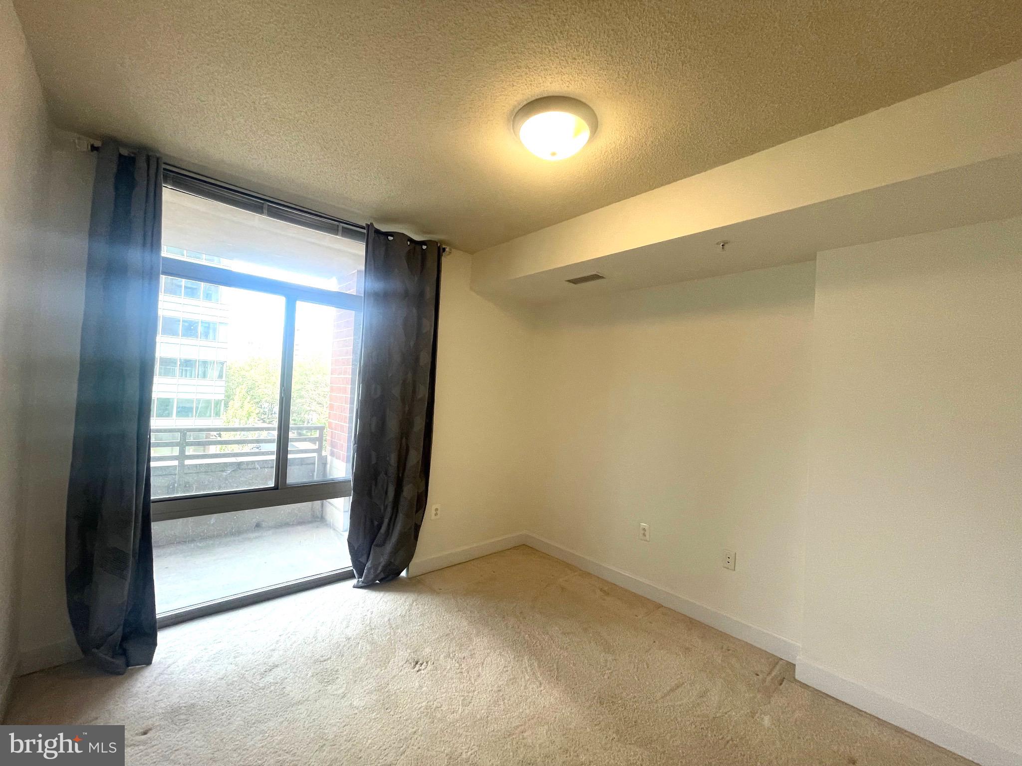 ECLIPSE ON CENTER PARK - Residential Lease