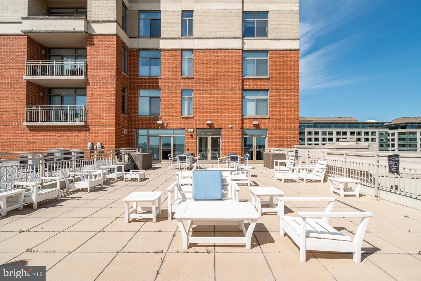 ECLIPSE ON CENTER PARK - Residential Lease