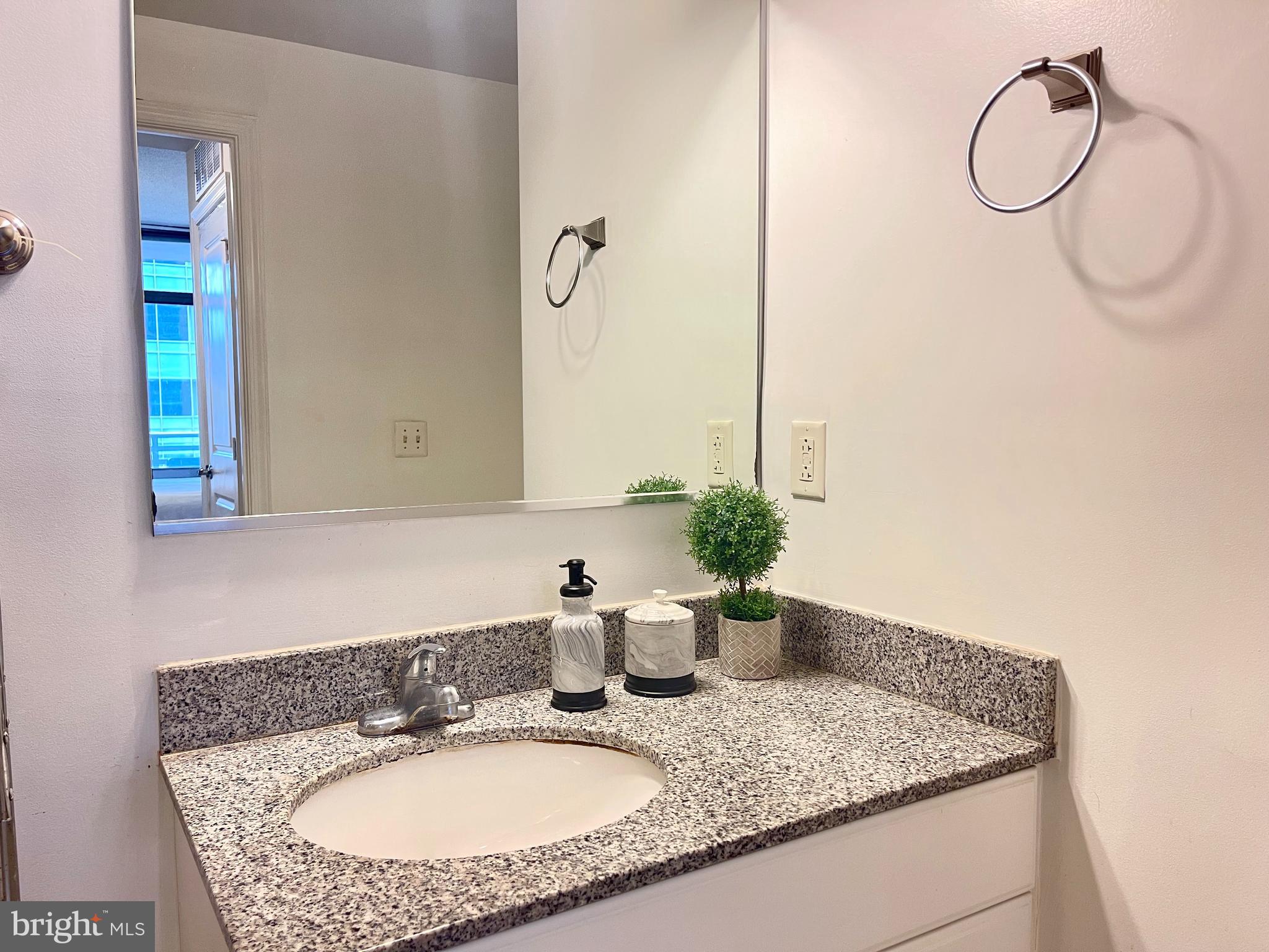 ECLIPSE ON CENTER PARK - Residential Lease